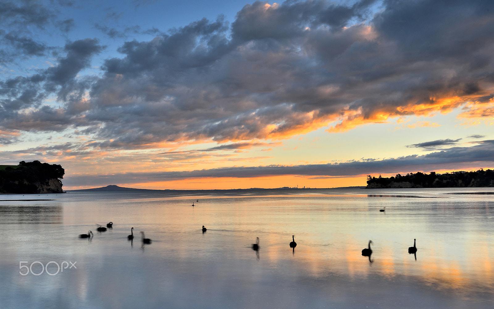 Nikon D500 + Nikon AF-S Nikkor 17-35mm F2.8D ED-IF sample photo. Okoromai bay at golden hour photography