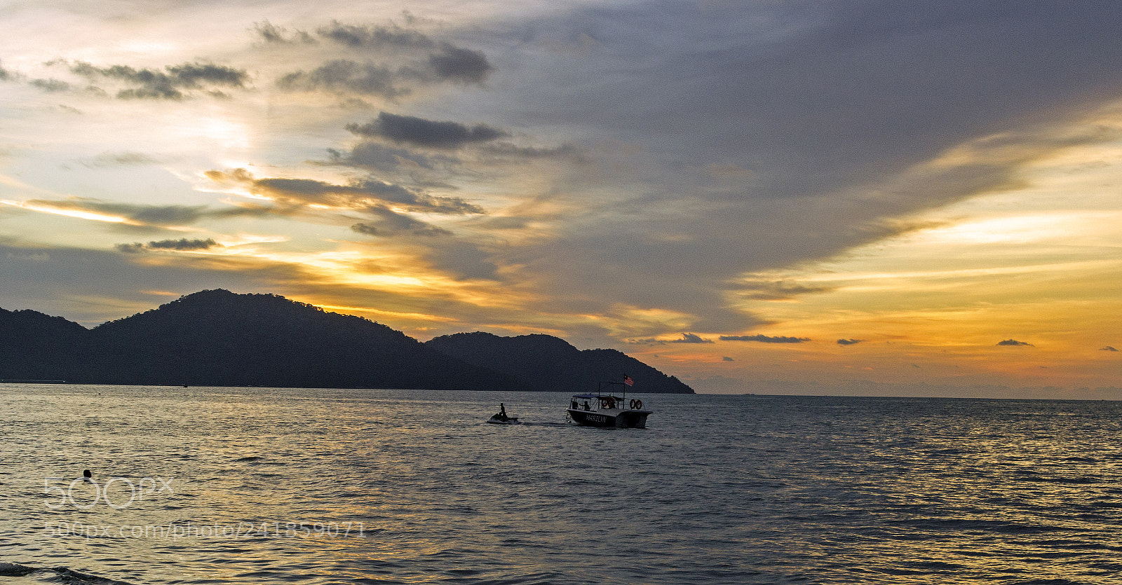 Nikon D3100 sample photo. Floating away photography