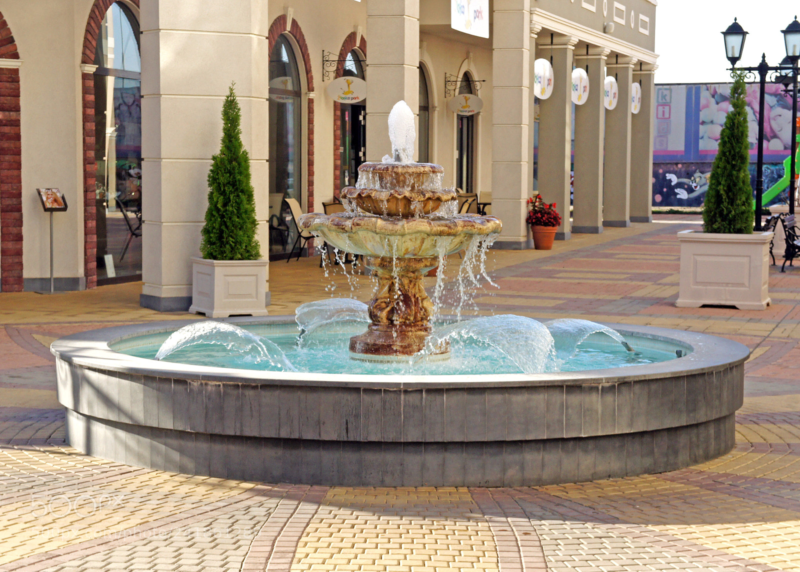 Sony Alpha NEX-5 sample photo. Fountain in the sun photography