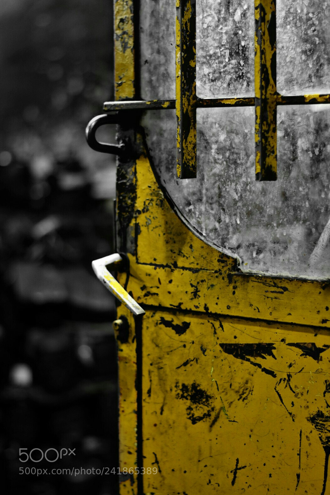 Nikon D3400 sample photo. Yellow door photography