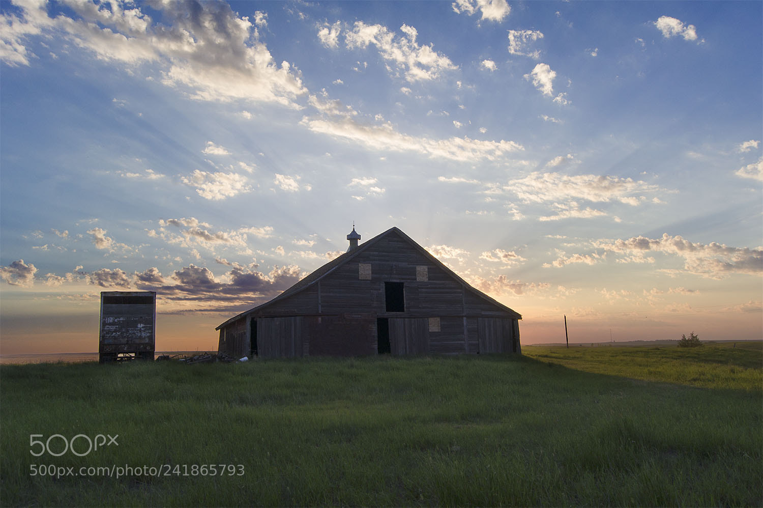 Sony SLT-A33 sample photo. Barn at sunset photography