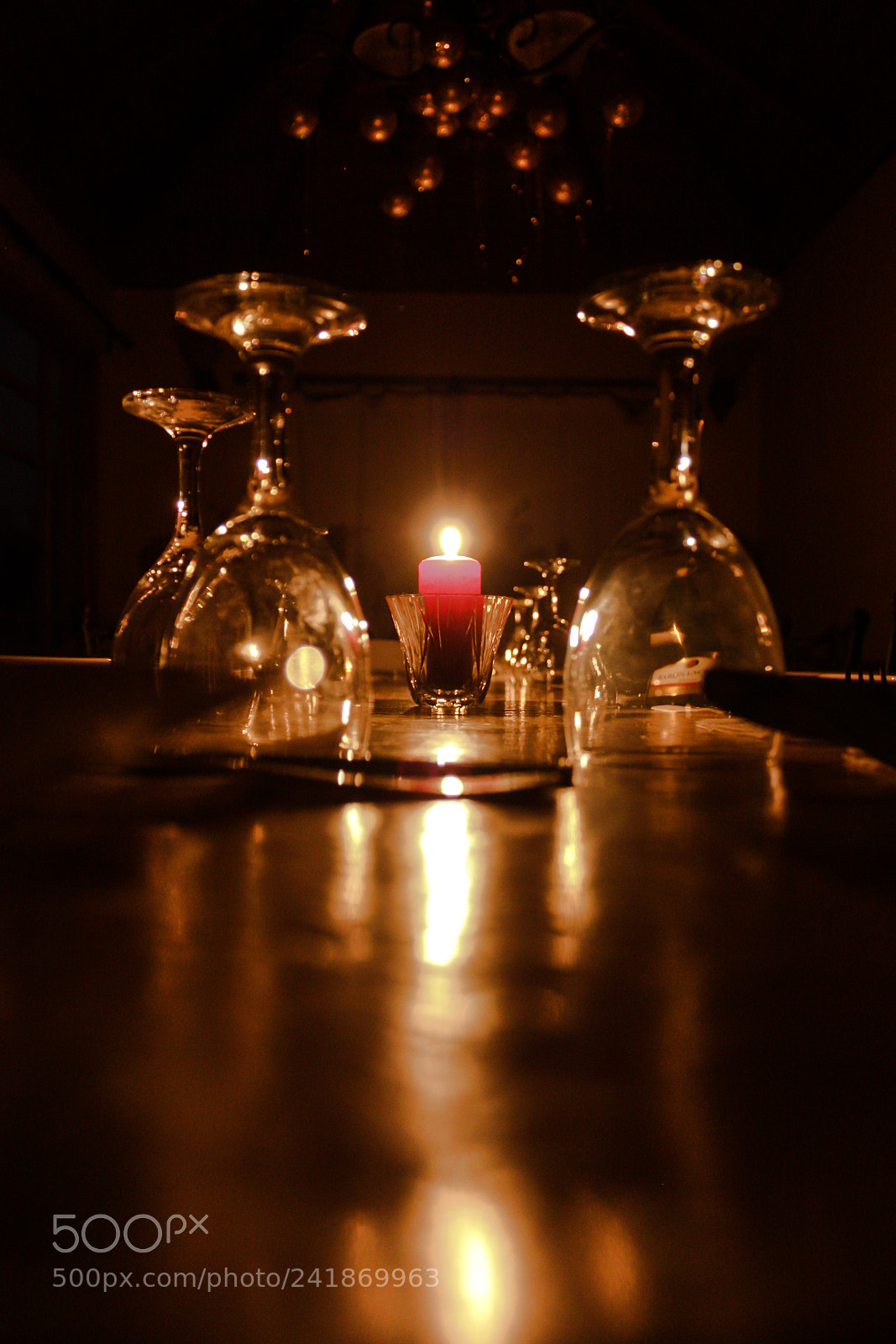 Canon EOS 450D (EOS Rebel XSi / EOS Kiss X2) sample photo. Crystal glass stands on photography