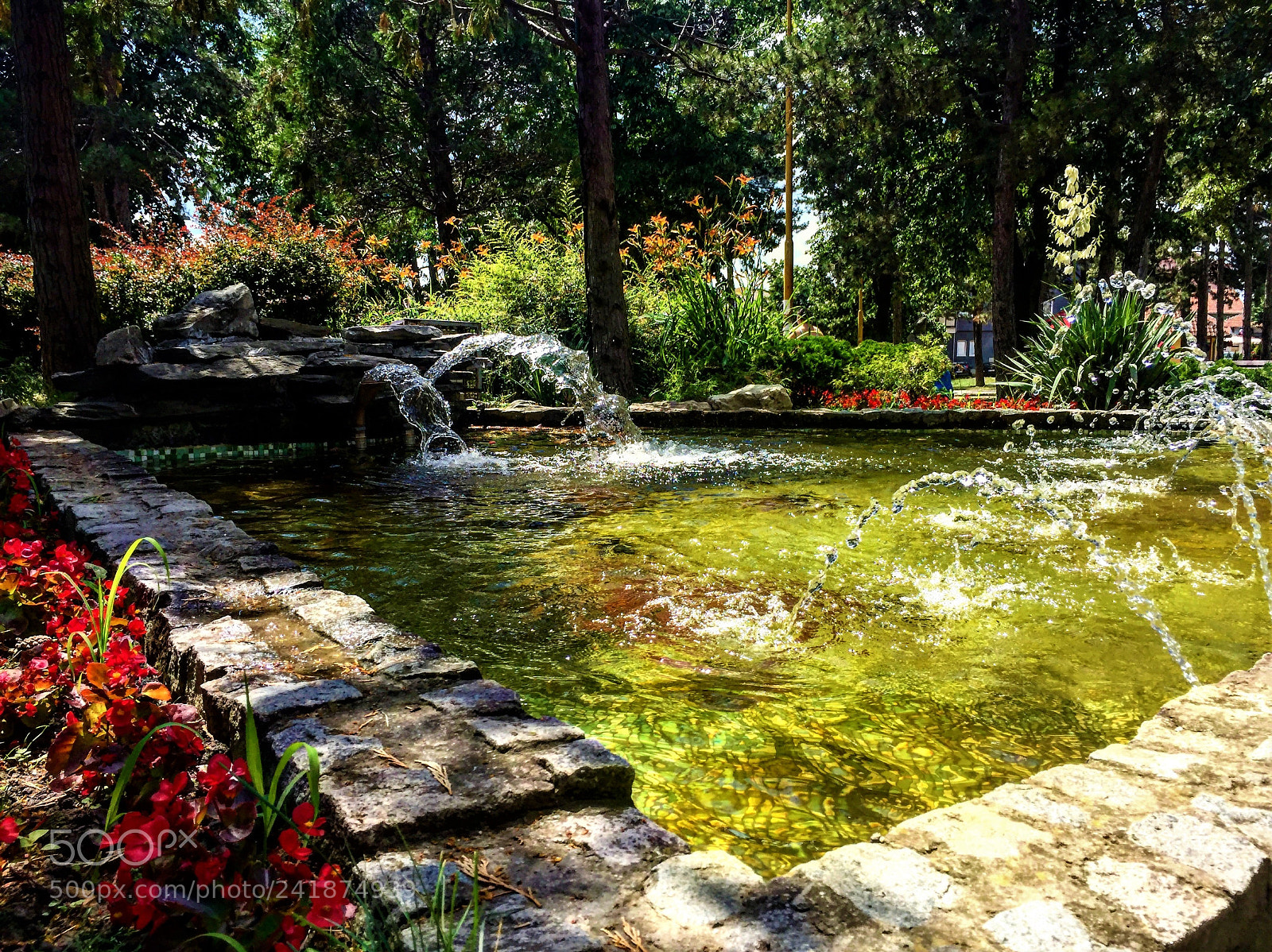 Apple iPhone 6 sample photo. Fountain photography