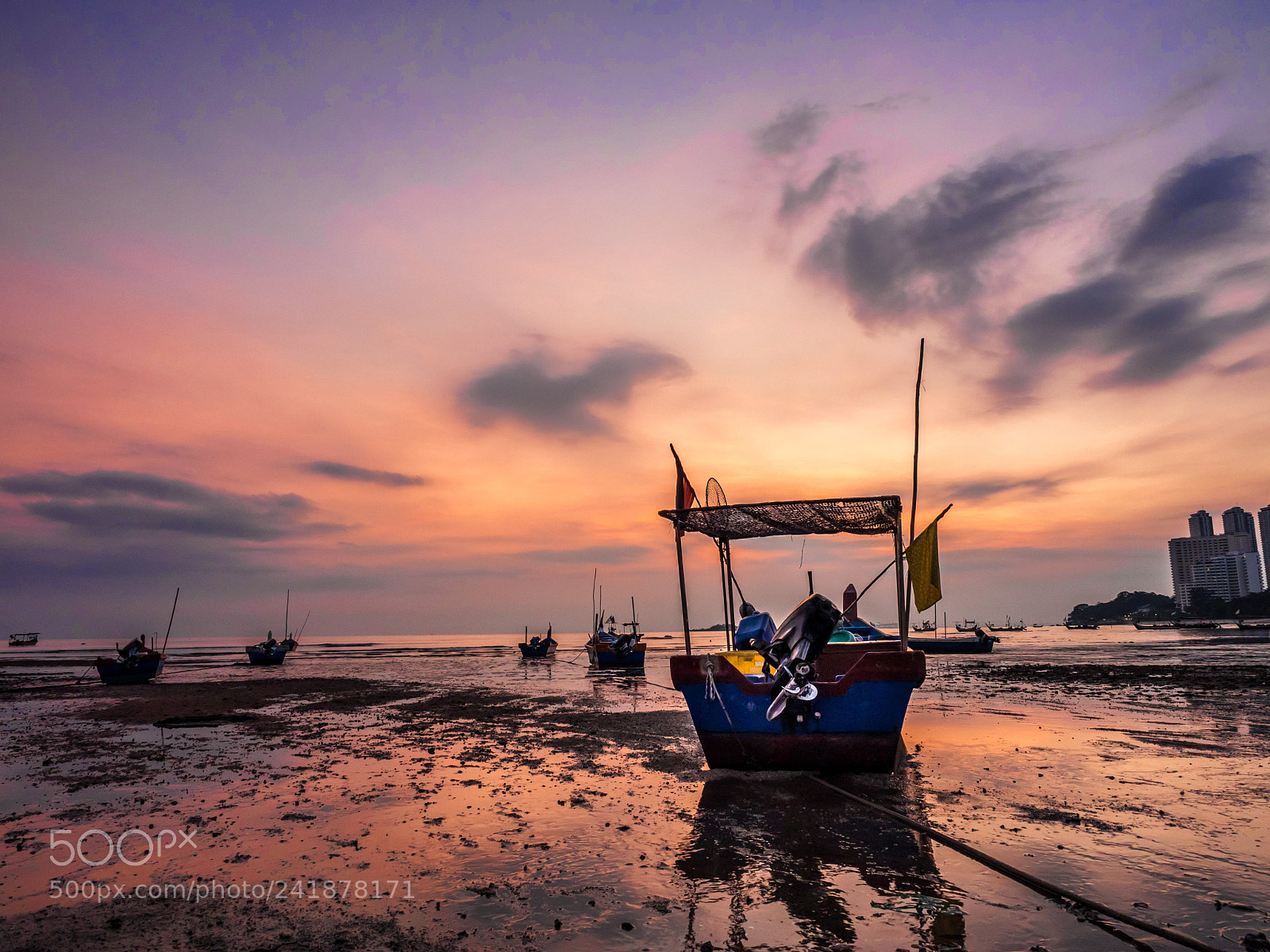 Olympus OM-D E-M1 sample photo. Boat at dawn photography