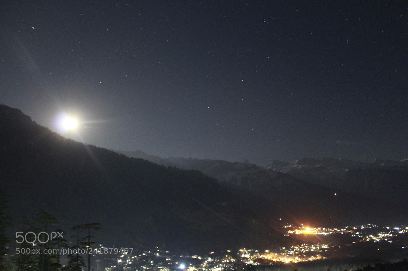 Canon EOS 1300D (EOS Rebel T6 / EOS Kiss X80) sample photo. Manali night photography