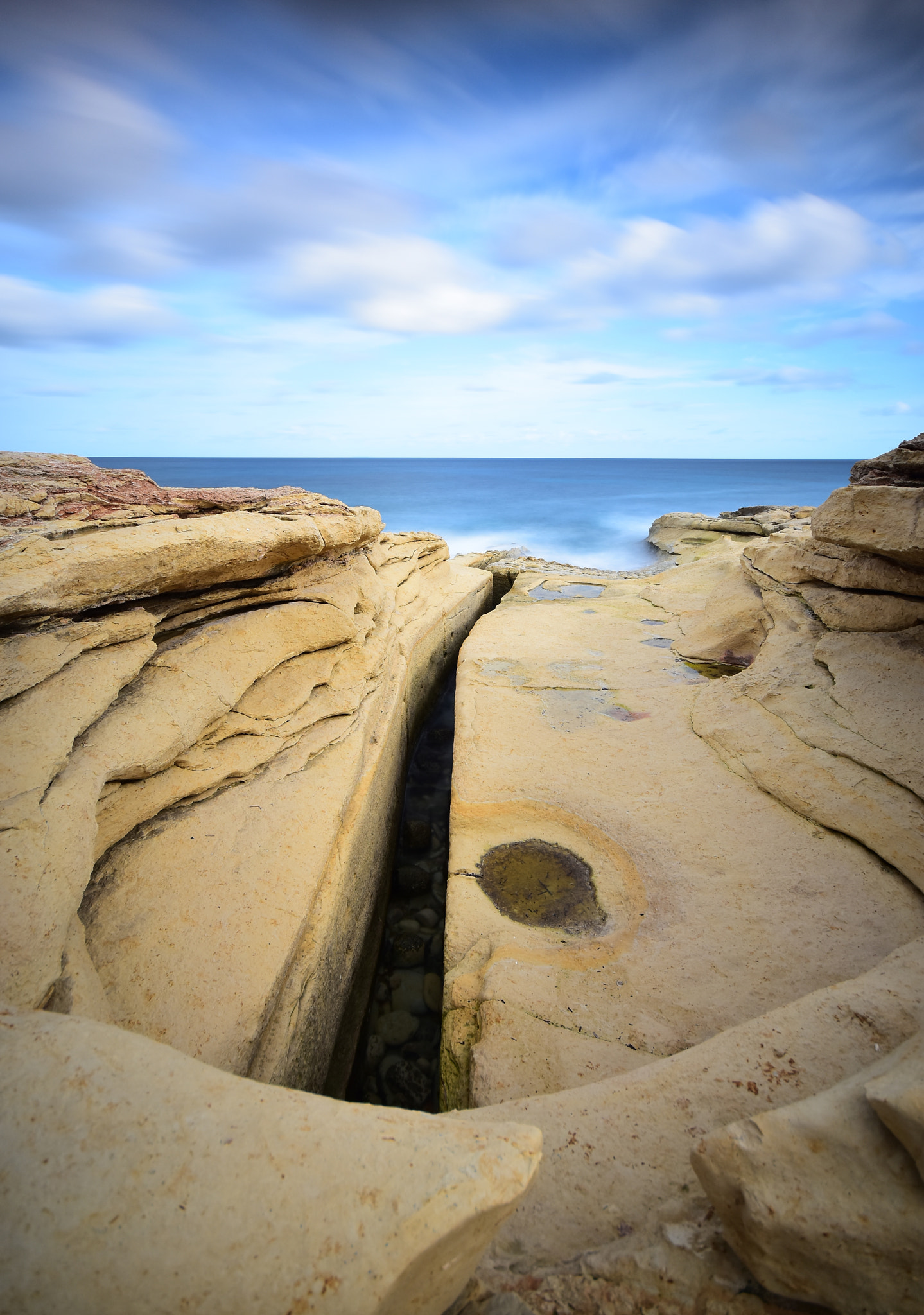 Nikon D7200 + Sigma 10-20mm F4-5.6 EX DC HSM sample photo. Hole & hole photography