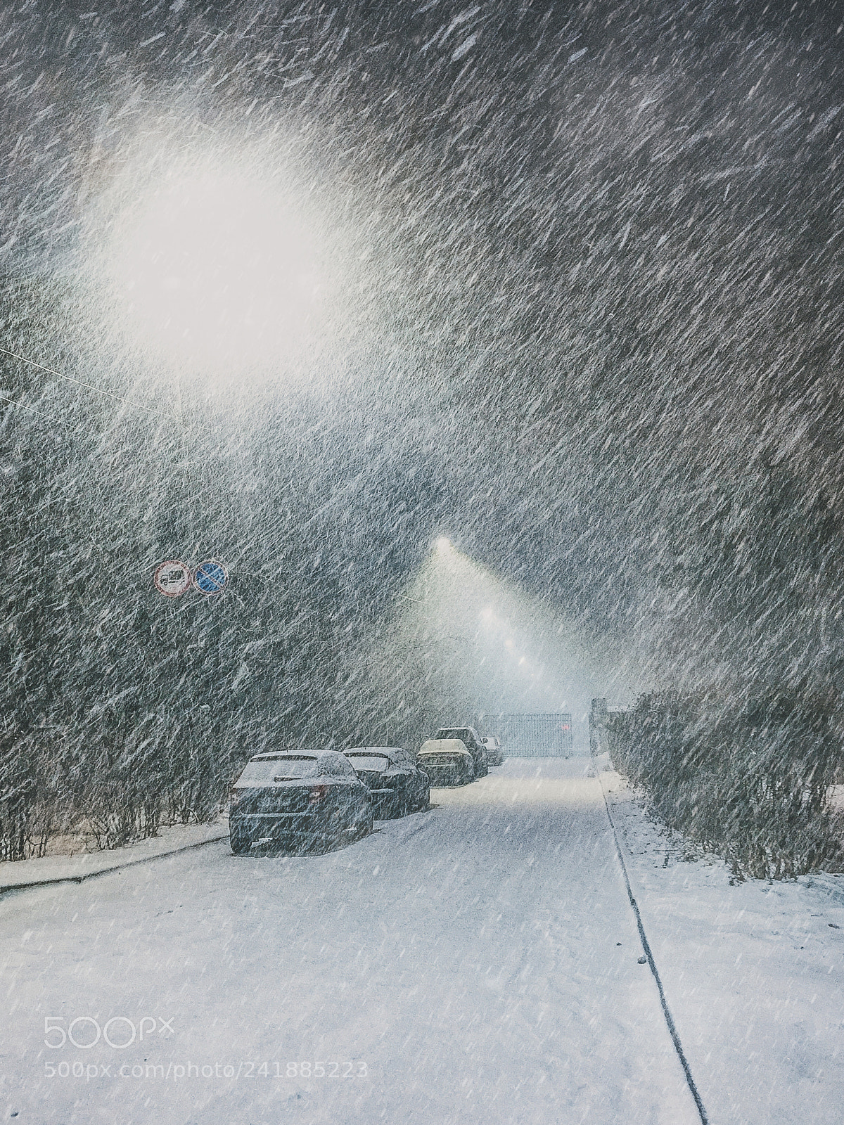 Apple iPhone 6 sample photo. Snow night photography