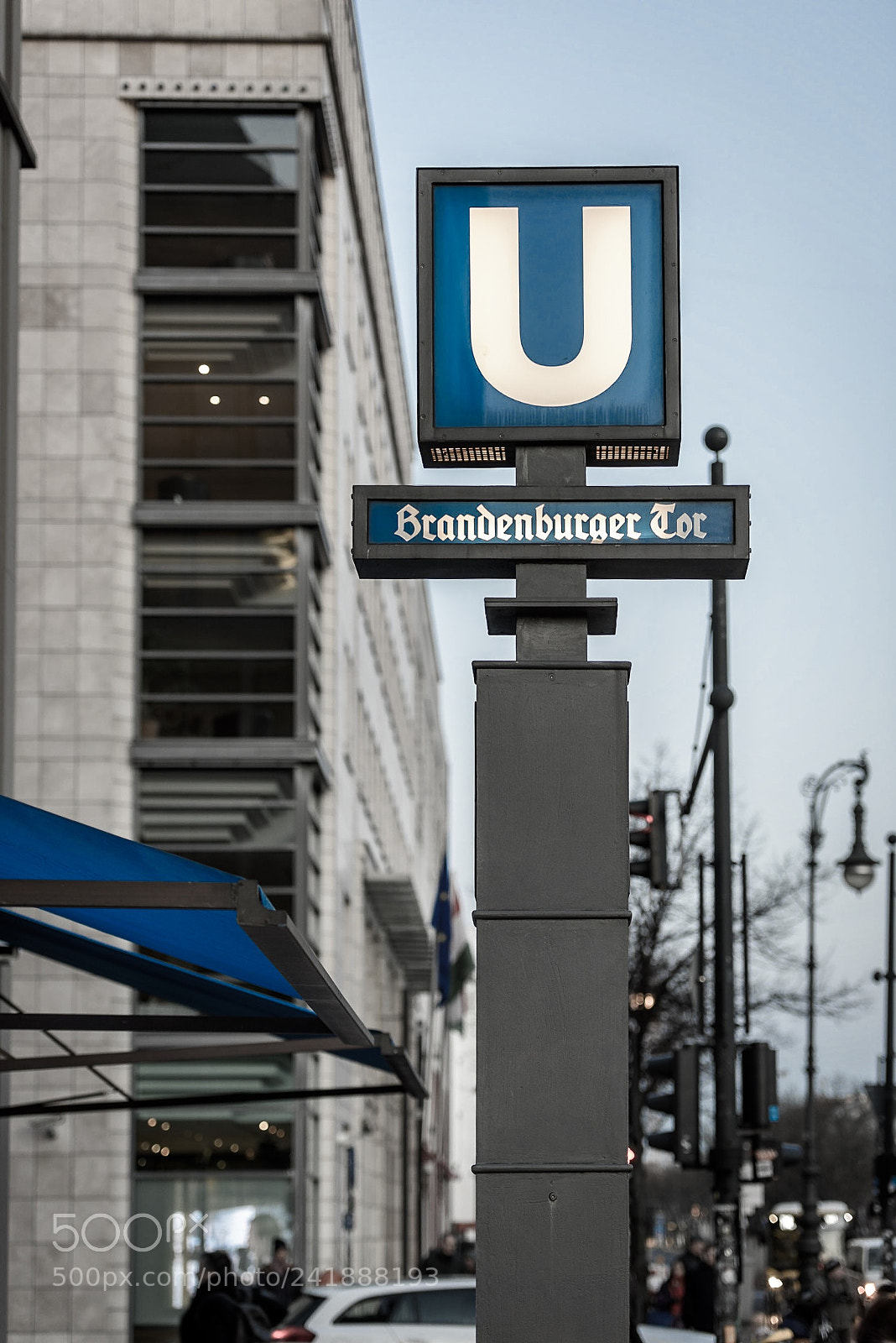 Nikon D810 sample photo. U-bhf brandenburg gate photography