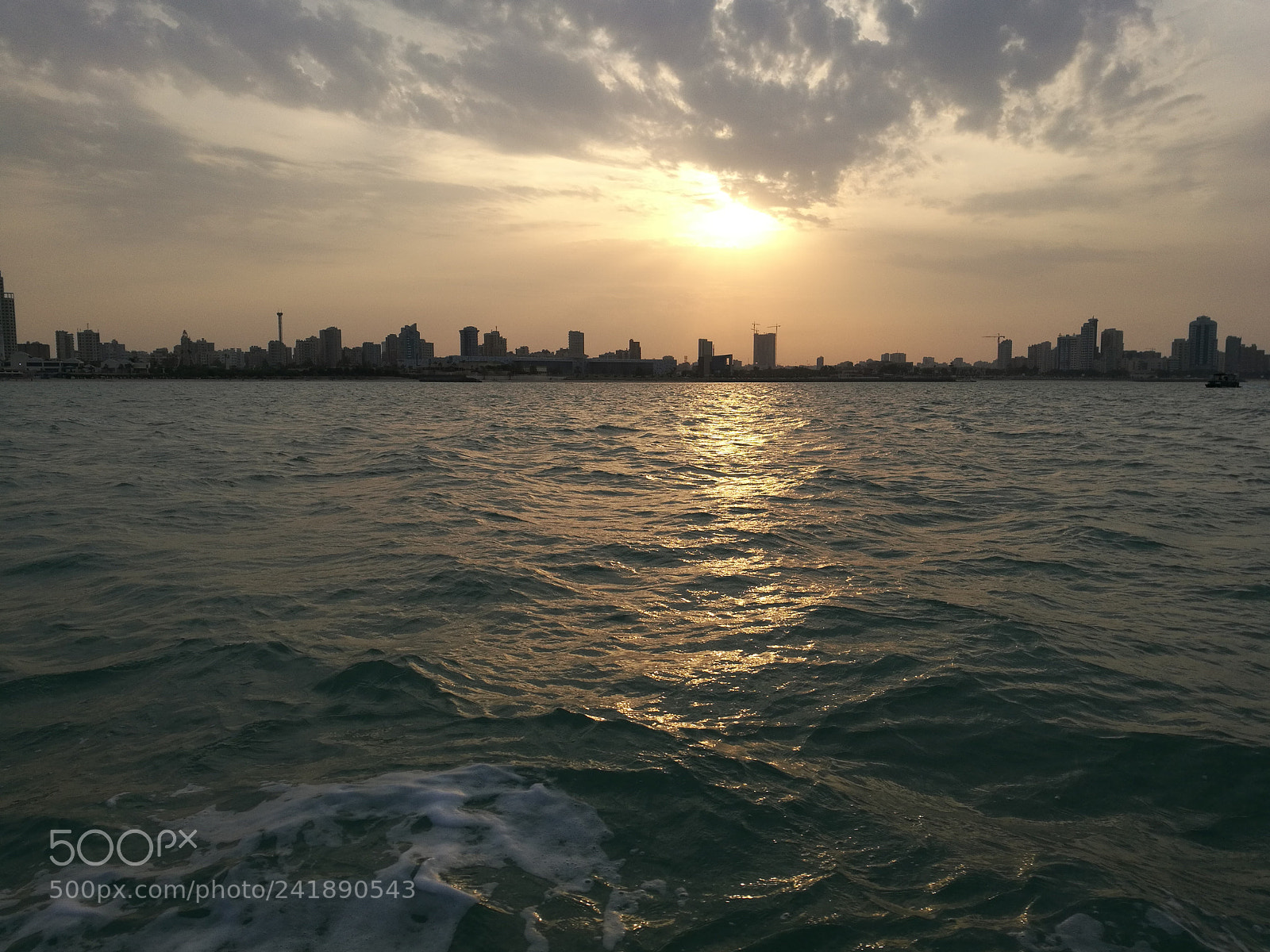 HUAWEI Honor 8 sample photo. Water, land and clouds photography