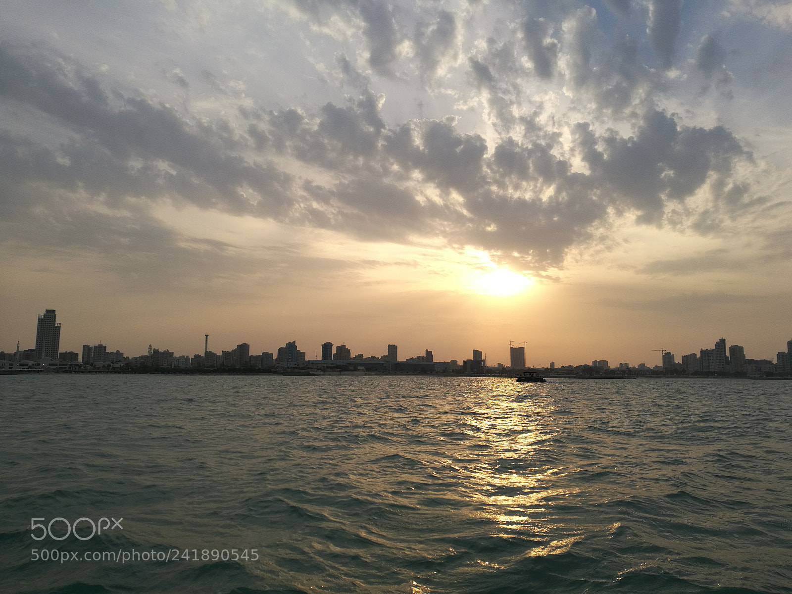 HUAWEI Honor 8 sample photo. Water, land and clouds photography