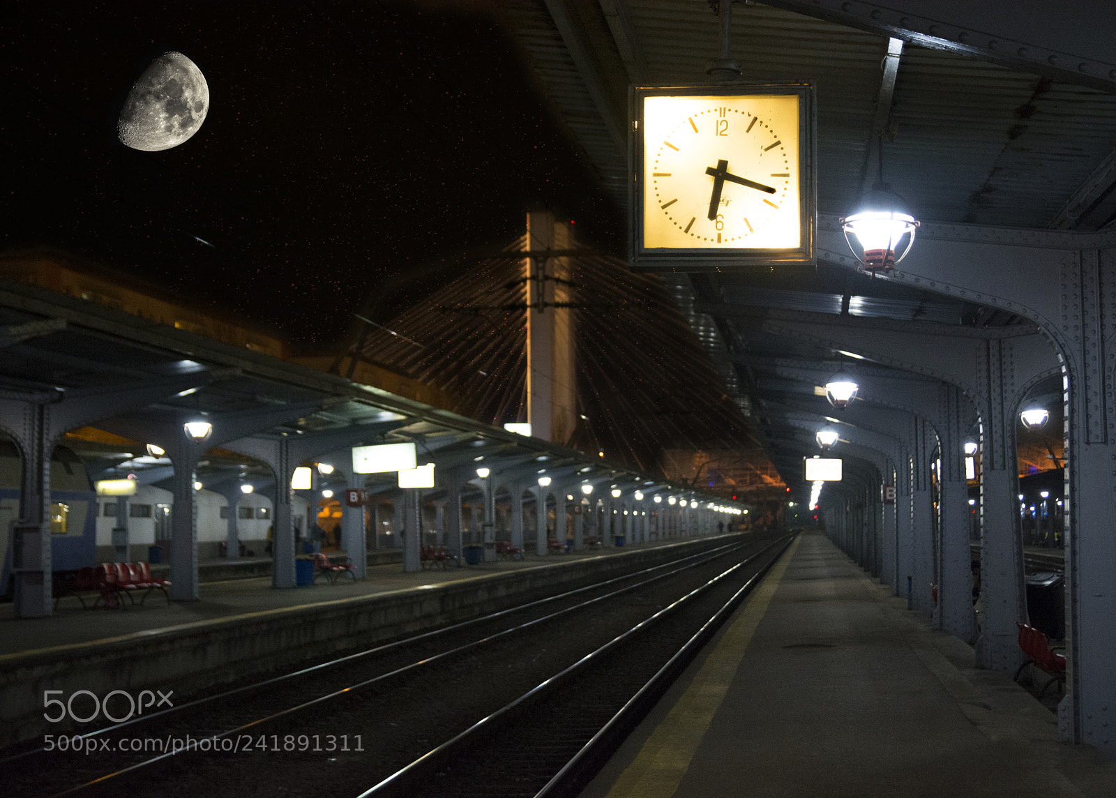 Nikon D7100 sample photo. Waiting for the train photography