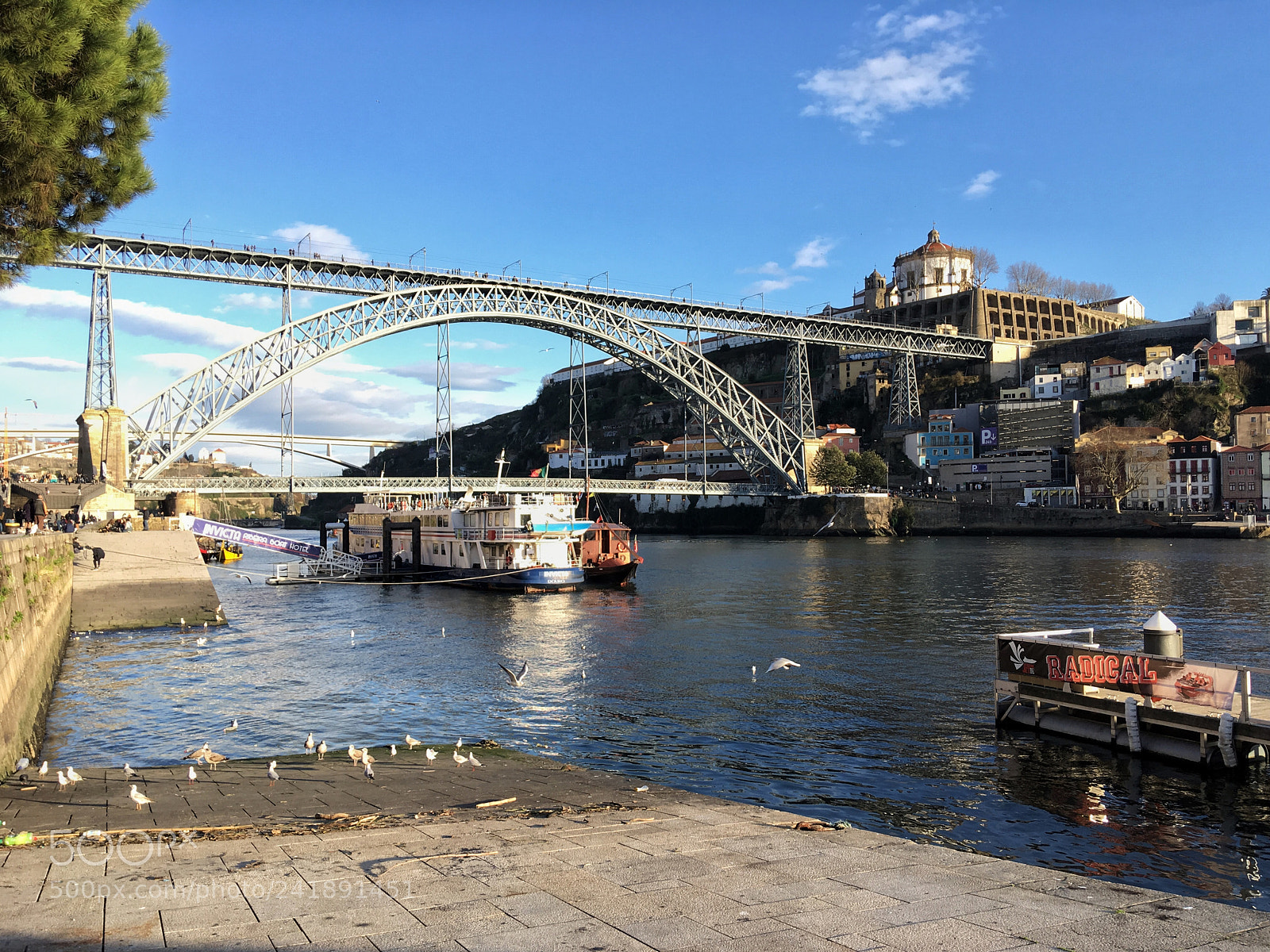 Apple iPhone SE sample photo. Ribeira, porto photography