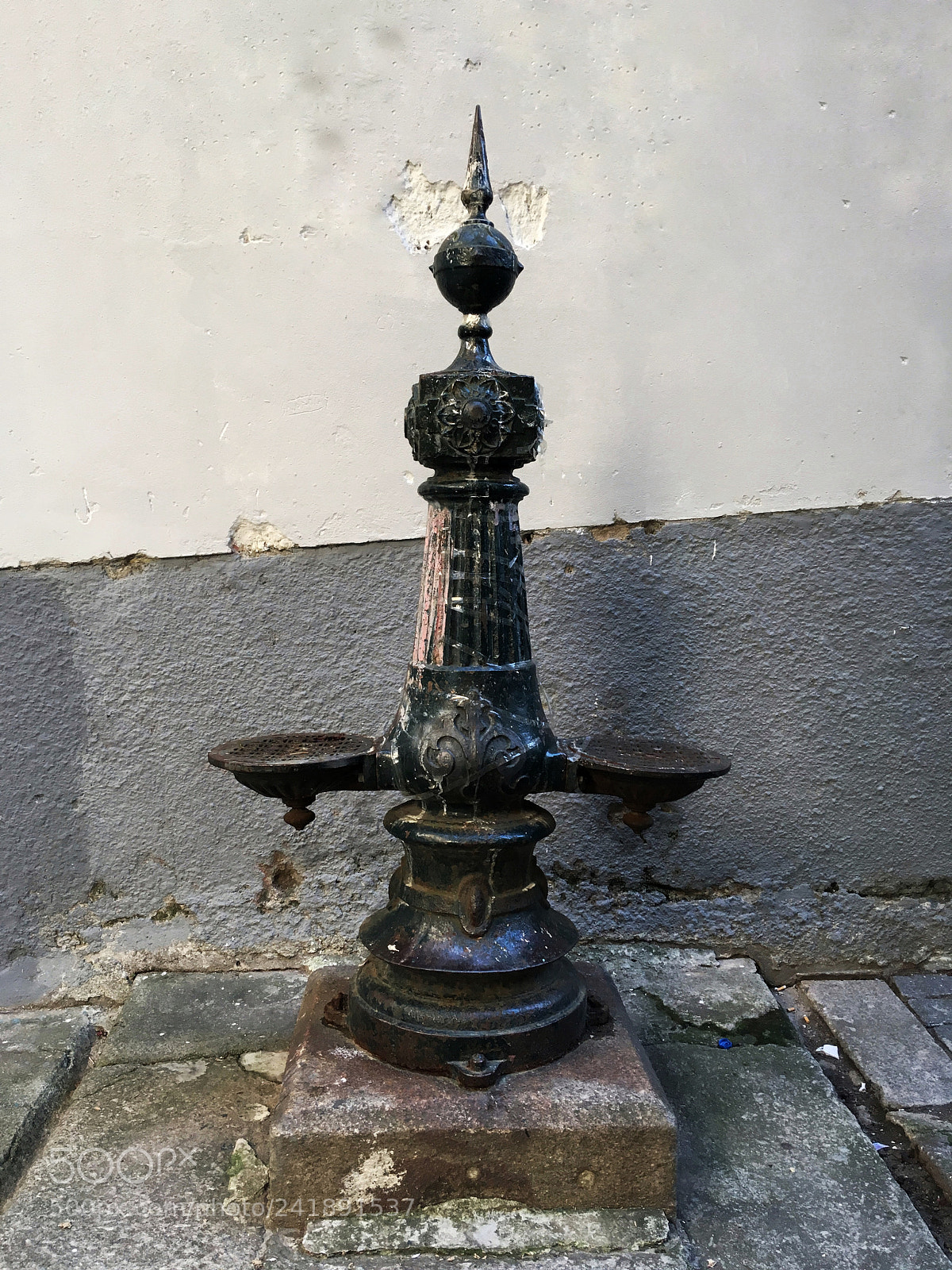 Apple iPhone SE sample photo. Glued fountain photography