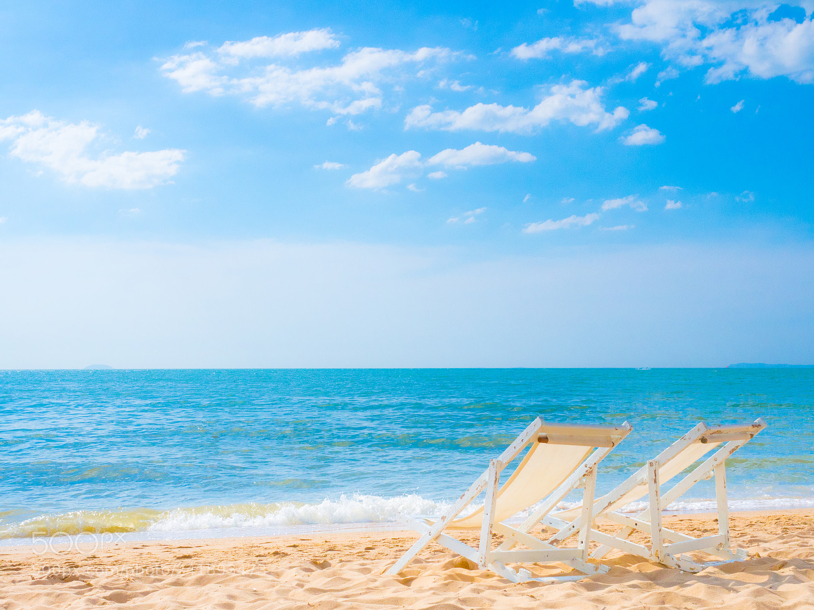 Olympus OM-D E-M10 sample photo. Beach bed on beach photography