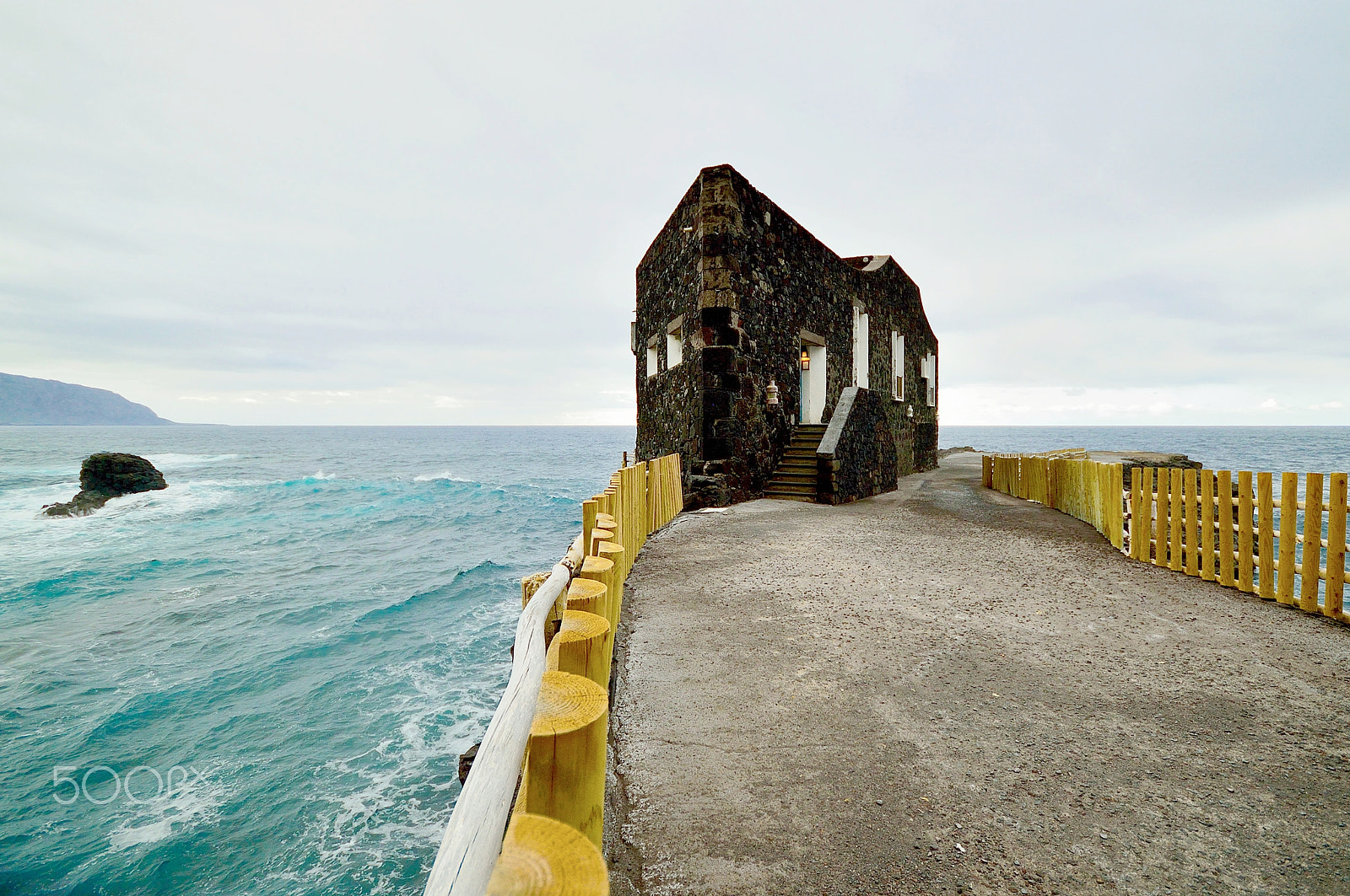 Sigma 10-20mm F4-5.6 EX DC HSM sample photo. The smallest hotel in the world photography