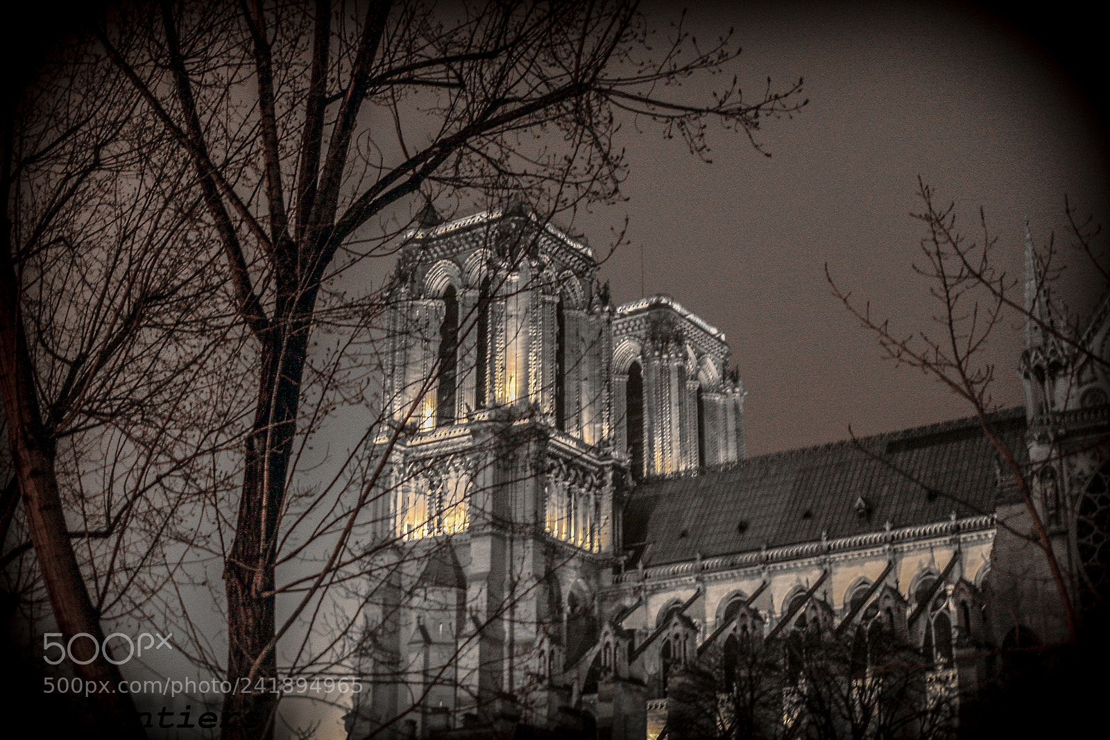 Canon EOS 400D (EOS Digital Rebel XTi / EOS Kiss Digital X) sample photo. Notre dame by night photography