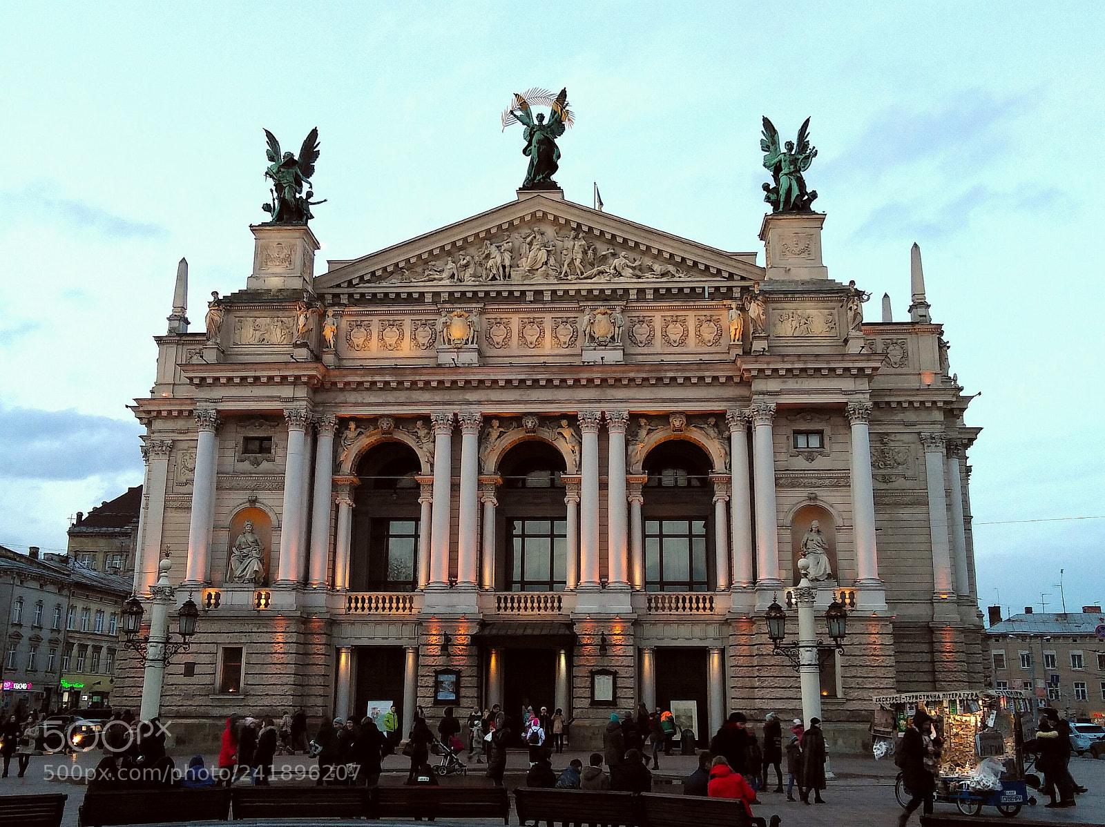 HUAWEI nova sample photo. Lviv opera photography