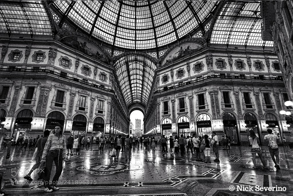 Sony a7R sample photo. Milan in the gallery photography