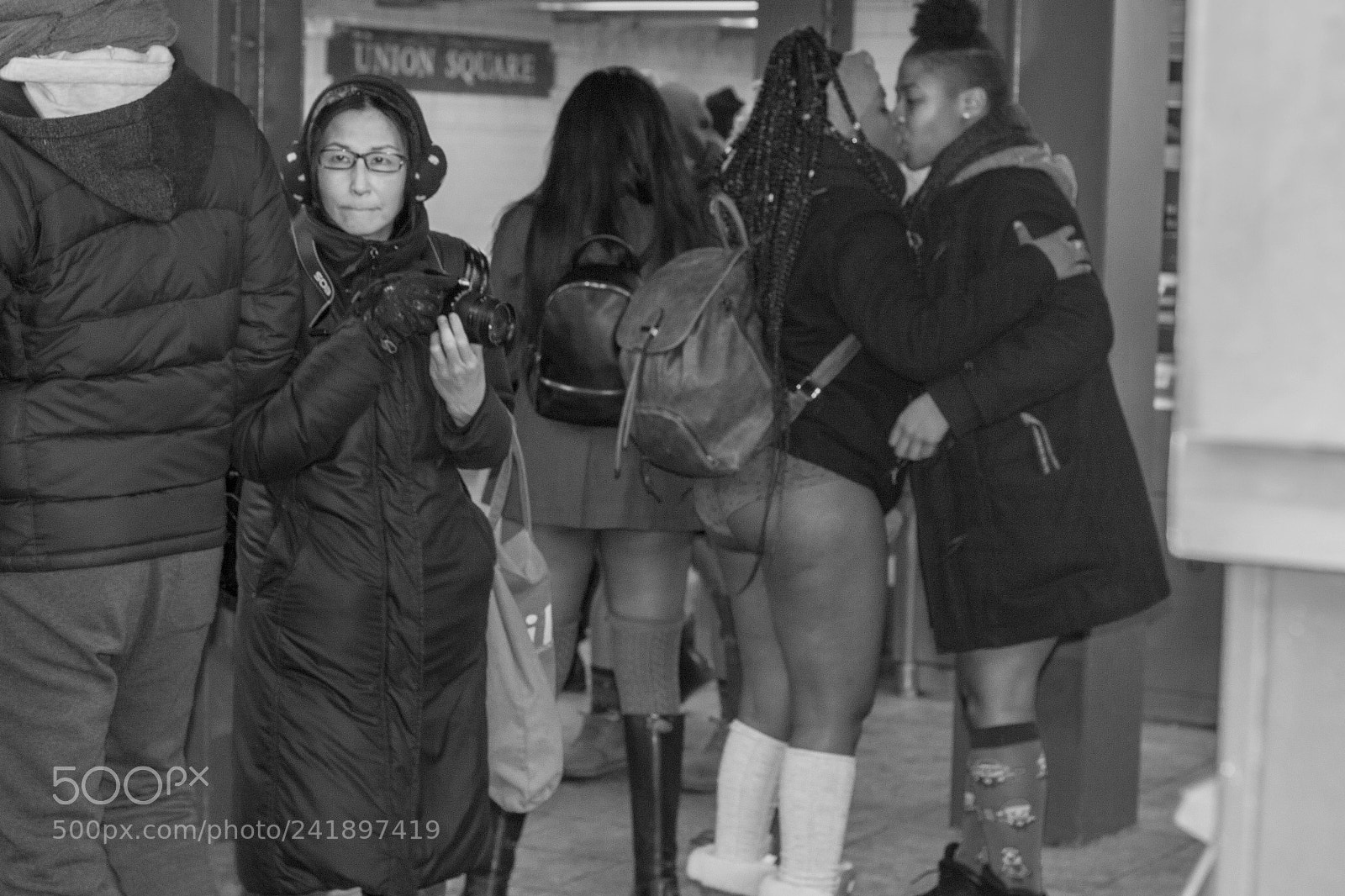 Canon EOS 500D (EOS Rebel T1i / EOS Kiss X3) sample photo. No pants subway ride 3 photography
