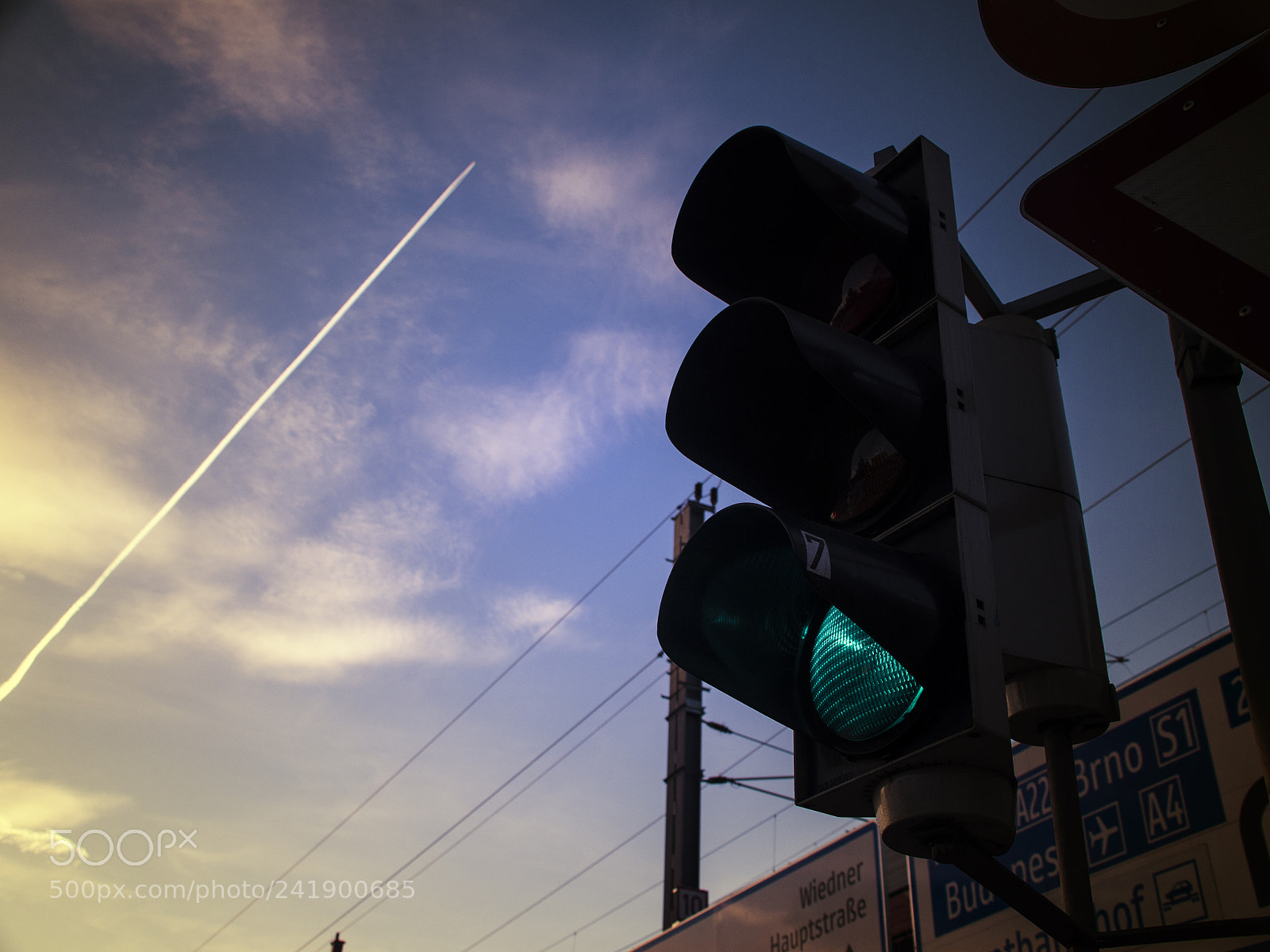 Panasonic Lumix DMC-GH4 sample photo. Green light photography