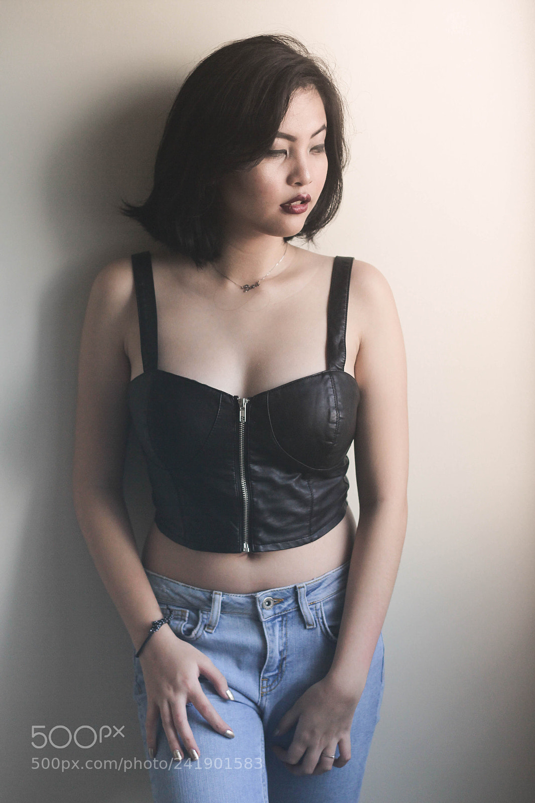 Canon EOS 1100D (EOS Rebel T3 / EOS Kiss X50) sample photo. Faux leather i photography
