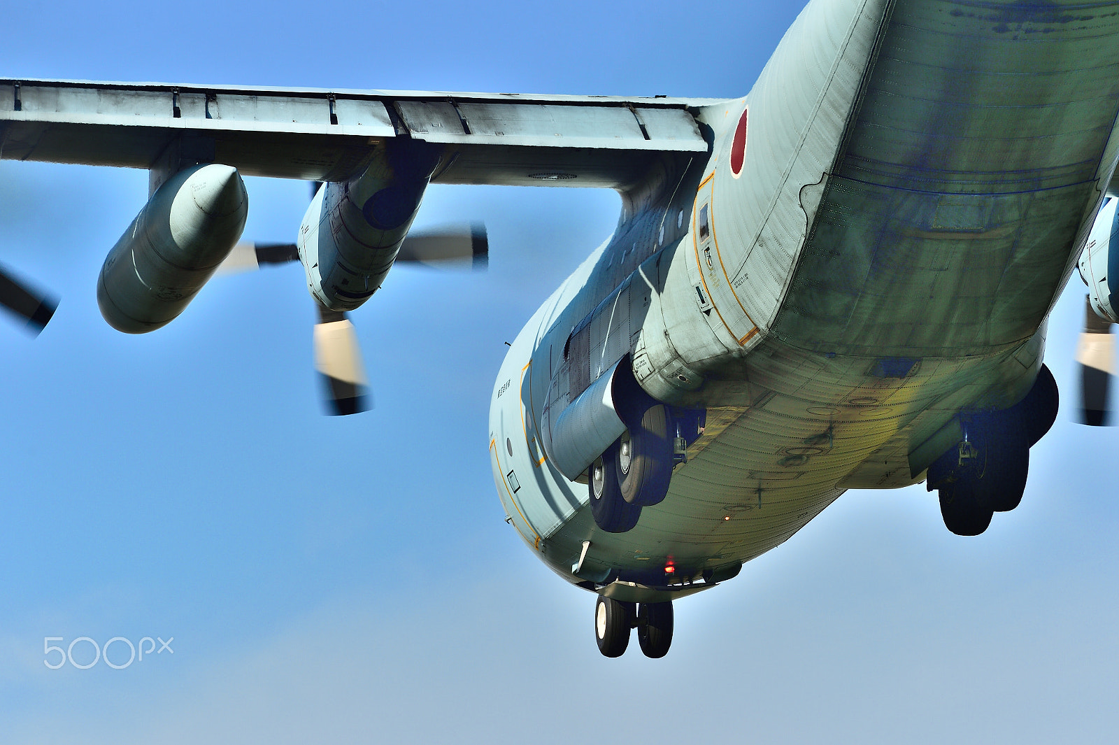 Nikon AF-S Nikkor 200-500mm F5.6E ED VR sample photo. C-130 landing photography