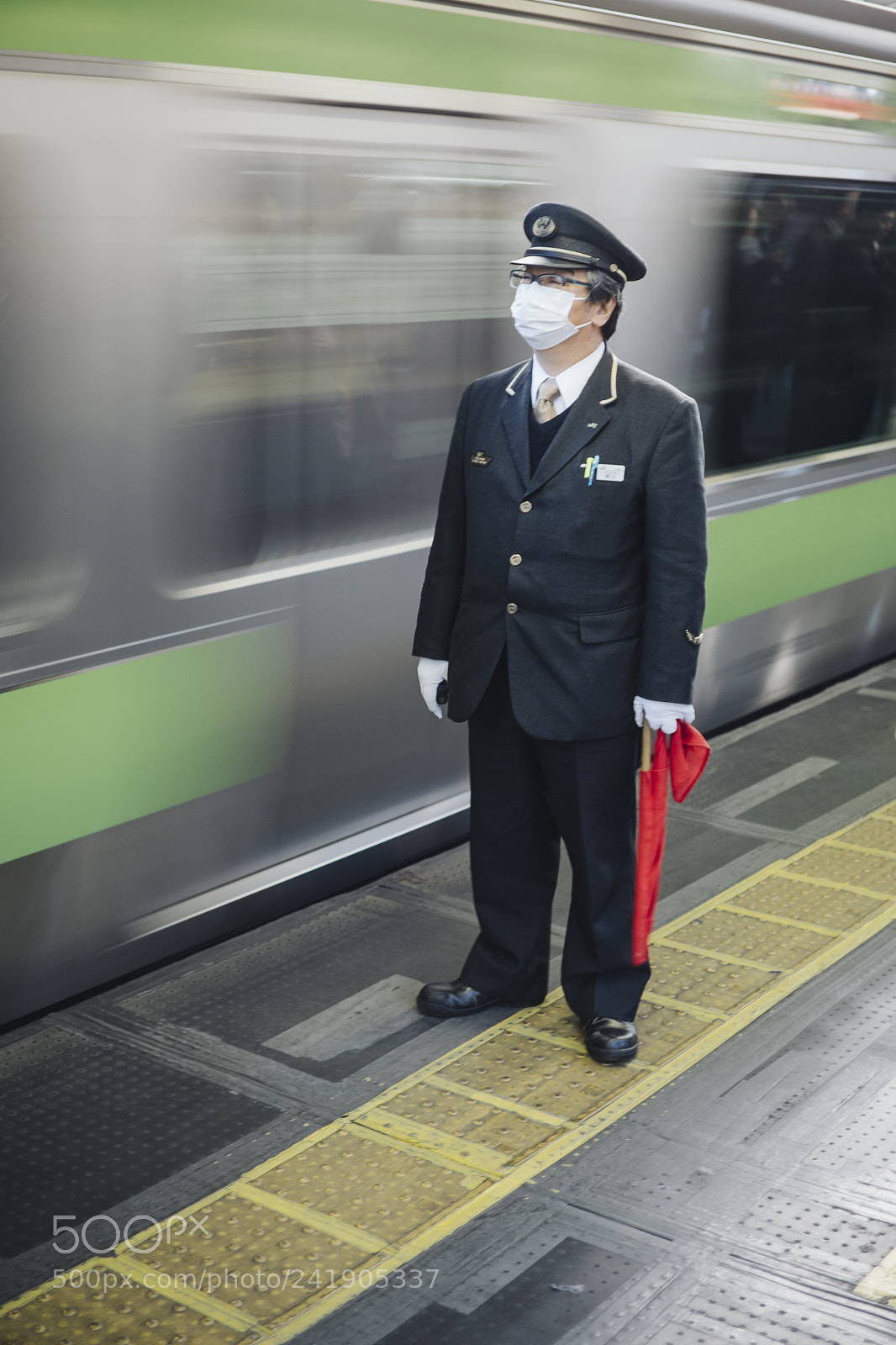 Sony a6300 sample photo. Railway worker, tokyo | japan photography
