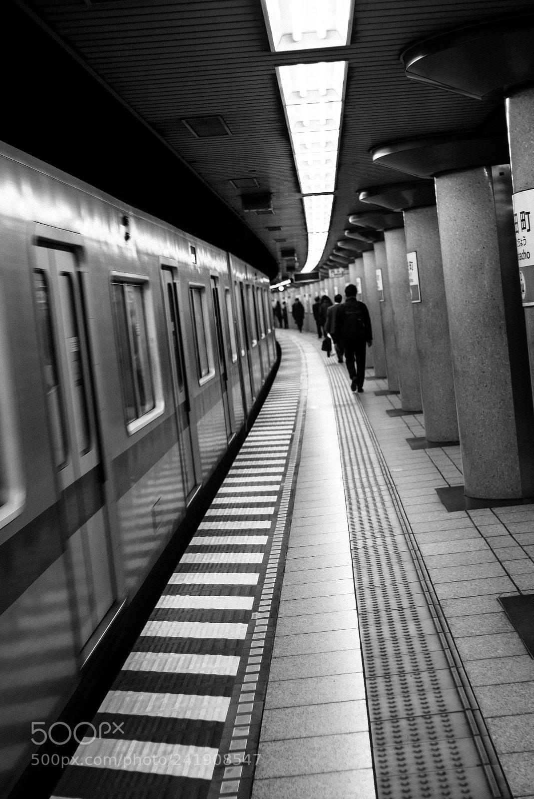 Leica M (Typ 240) sample photo. Unstable curve photography