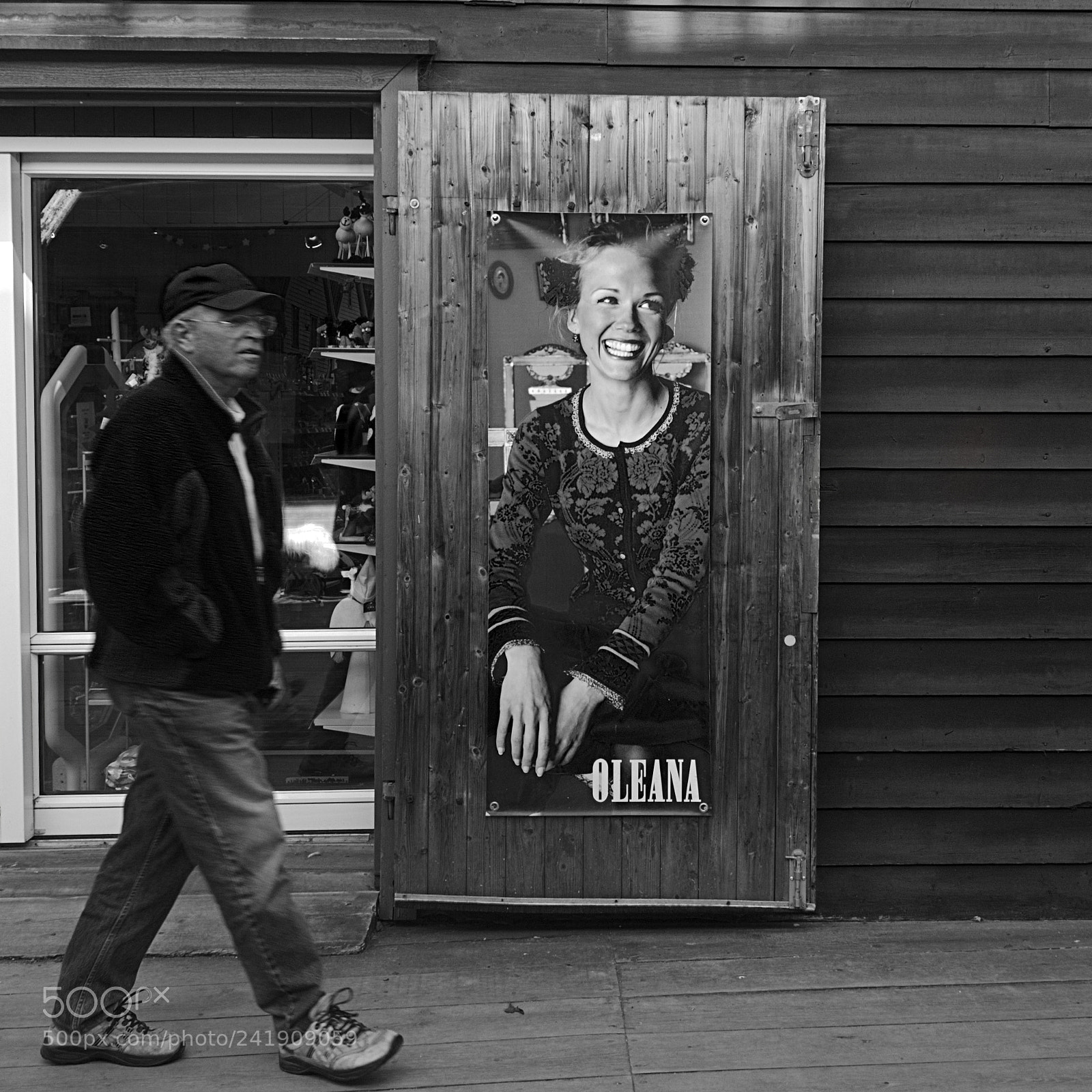 Canon EOS 550D (EOS Rebel T2i / EOS Kiss X4) sample photo. A stroll through bergen photography