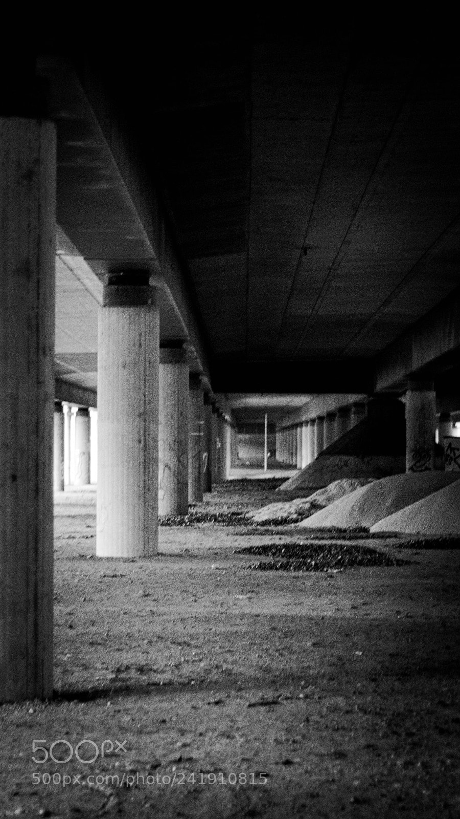 Canon EOS 60D + Canon EF 50mm F1.8 II sample photo. Unter der brücke photography