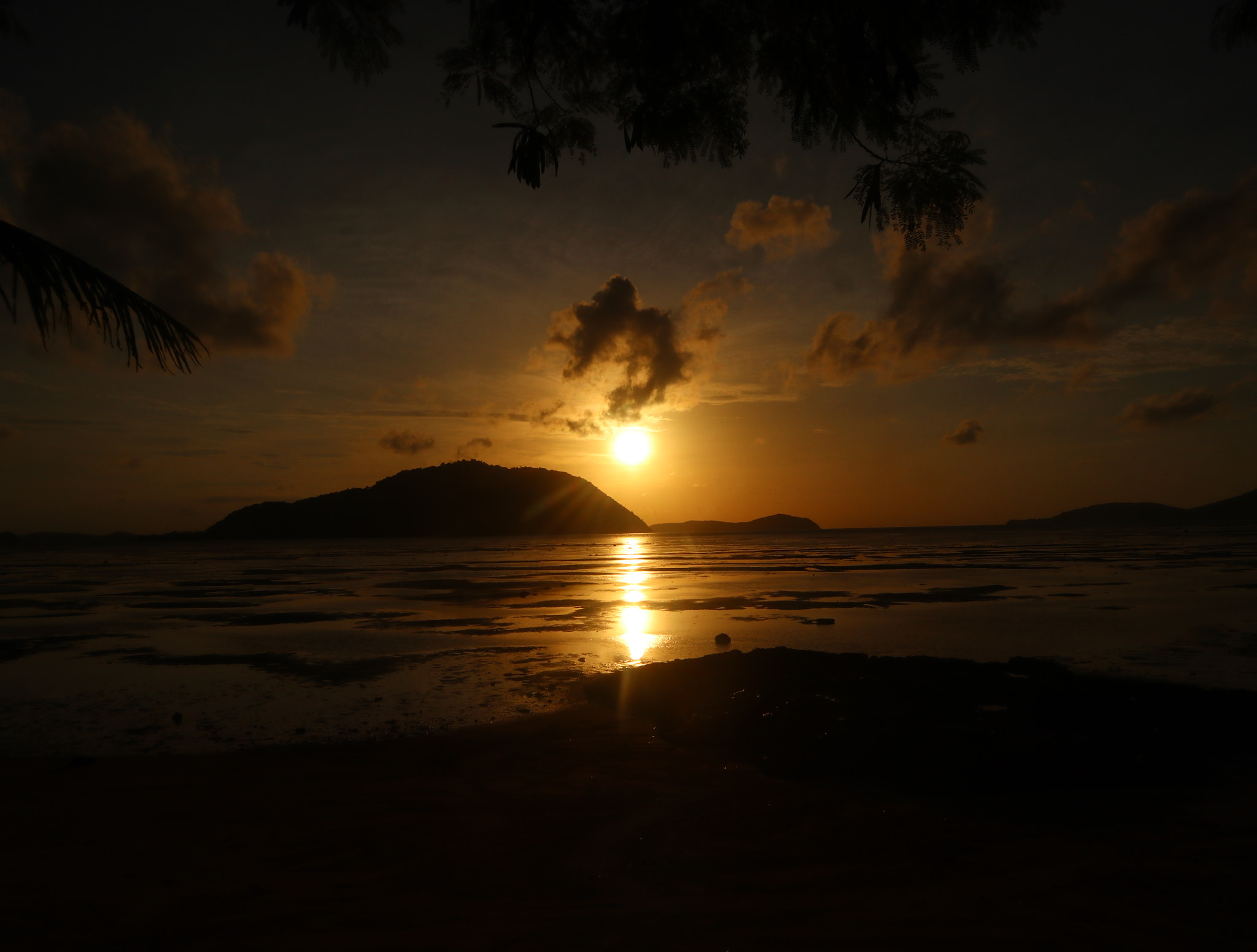 Canon EOS M6 sample photo. Morning sun in phuket photography