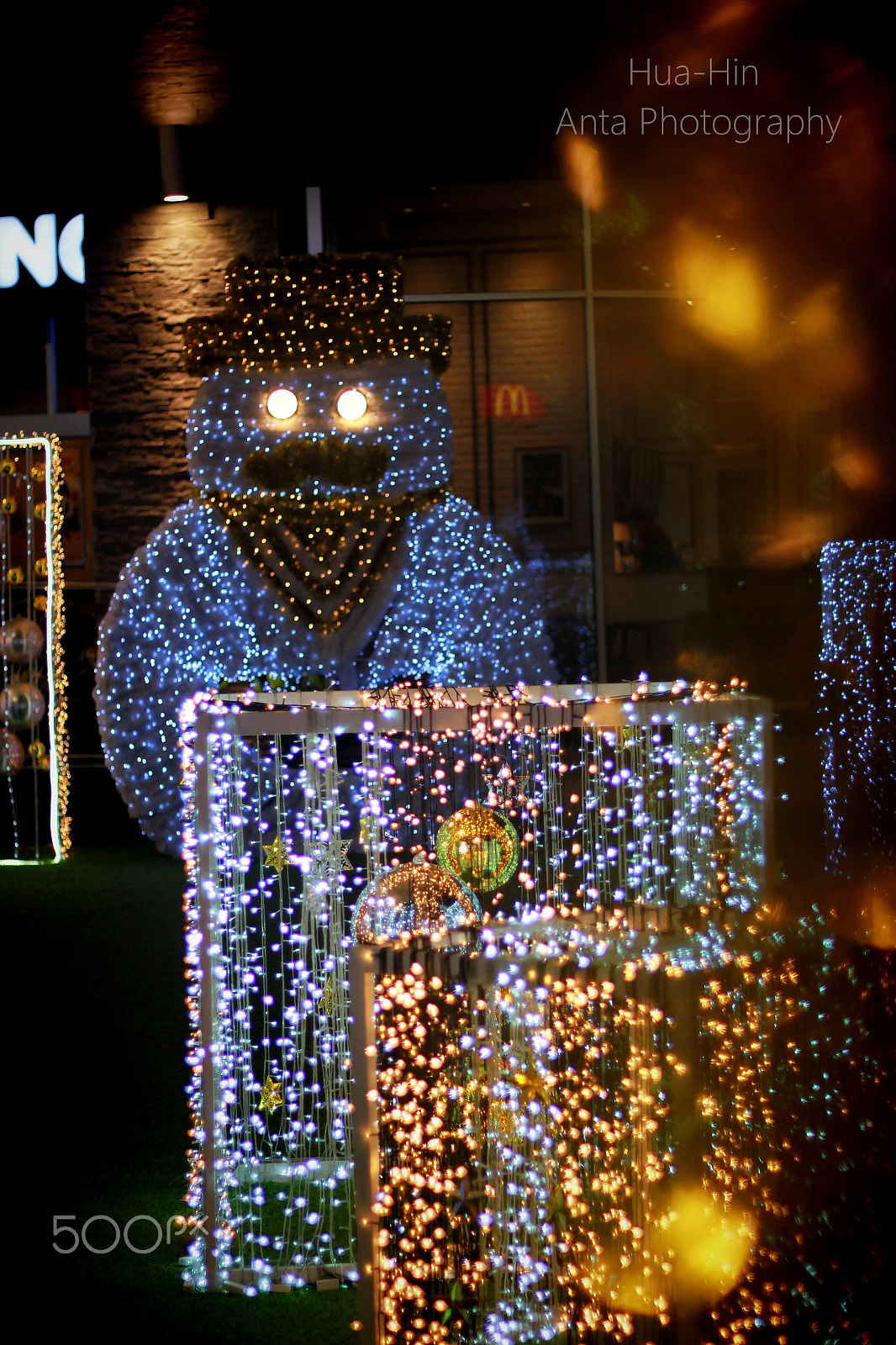 Canon EOS 500D (EOS Rebel T1i / EOS Kiss X3) + Canon EF 50mm F1.8 II sample photo. Bokeh the night photography