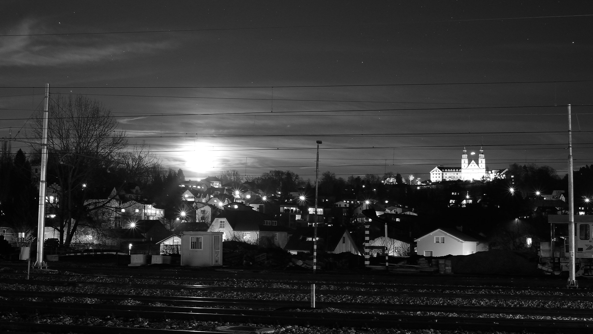 Nikon Df + Nikon AF-S Nikkor 50mm F1.8G sample photo. Moon rising photography