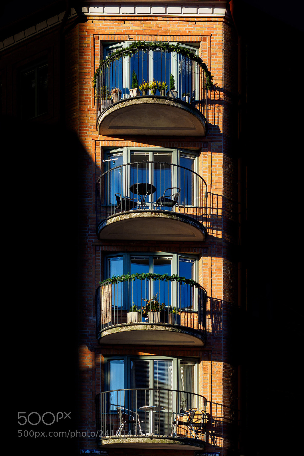 Olympus OM-D E-M1 sample photo. Vertical shadows - olympus photography
