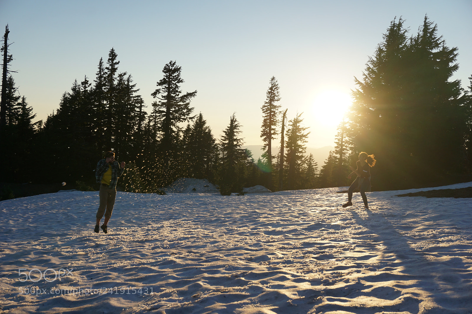 Sony E 16-50mm F3.5-5.6 PZ OSS sample photo. Playing in the snow photography