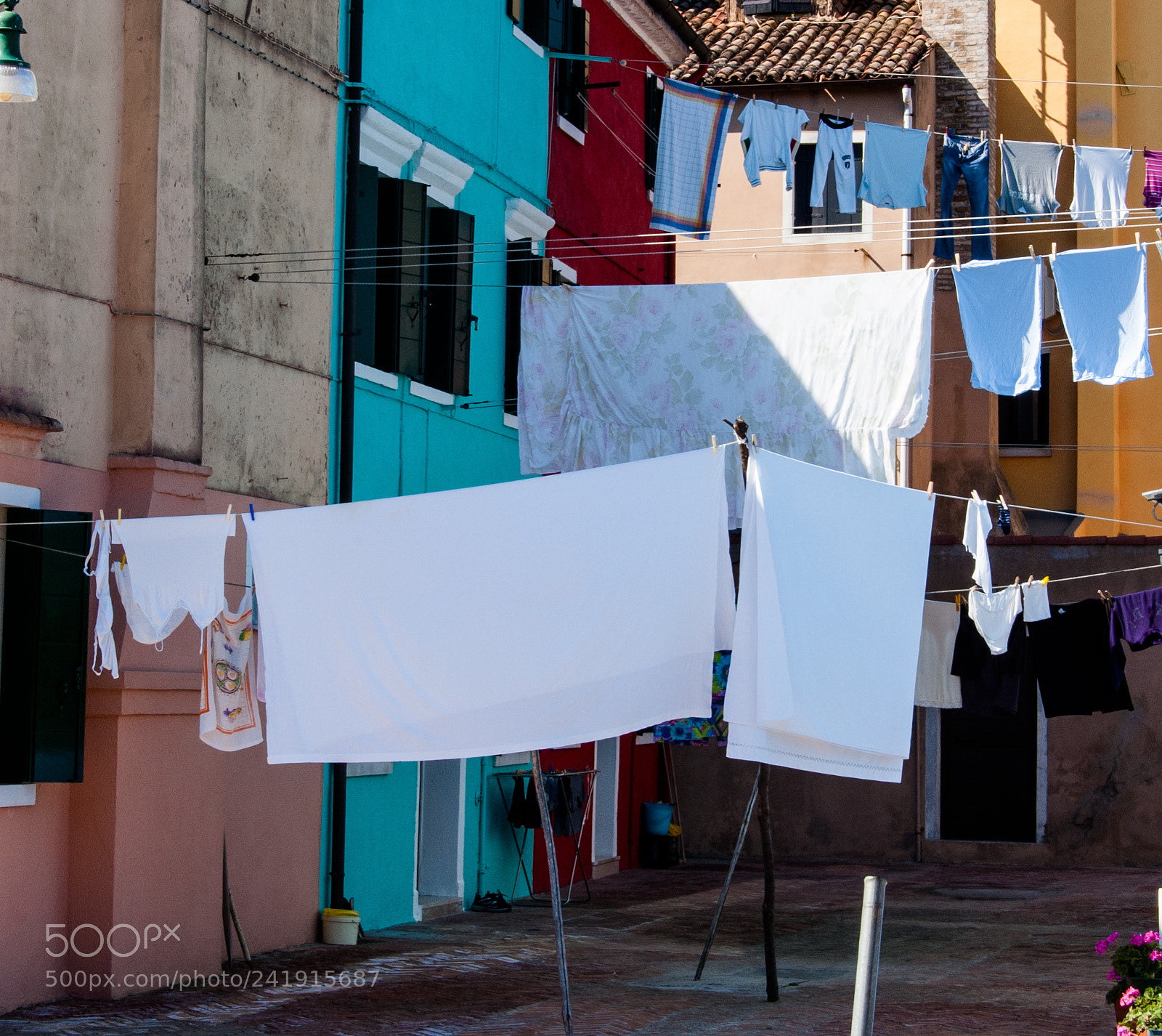 Nikon D50 sample photo. Hand washing in burano photography