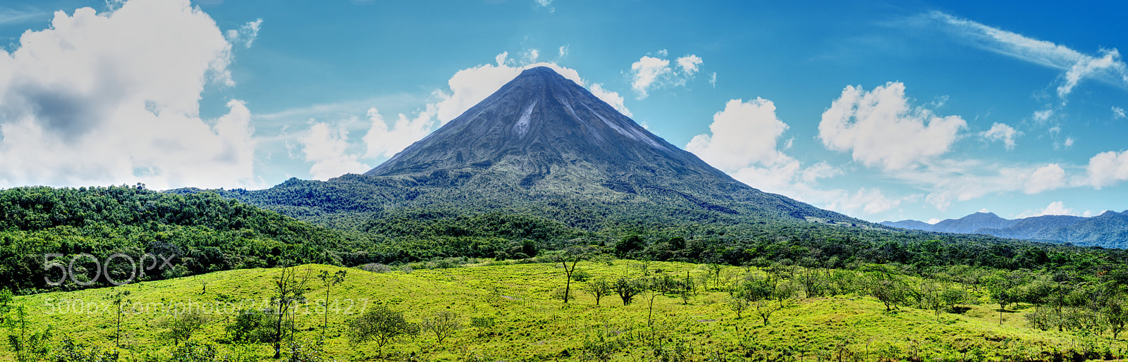 Olympus OM-D E-M5 II sample photo. Vulcano arenal photography
