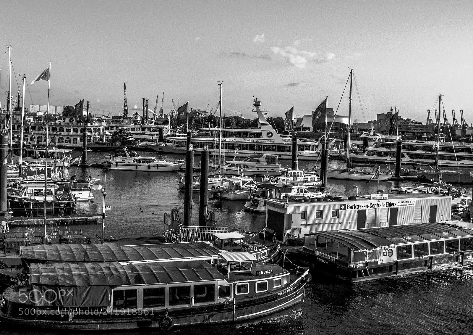Nikon D7200 sample photo. Busy hamburg harbour photography