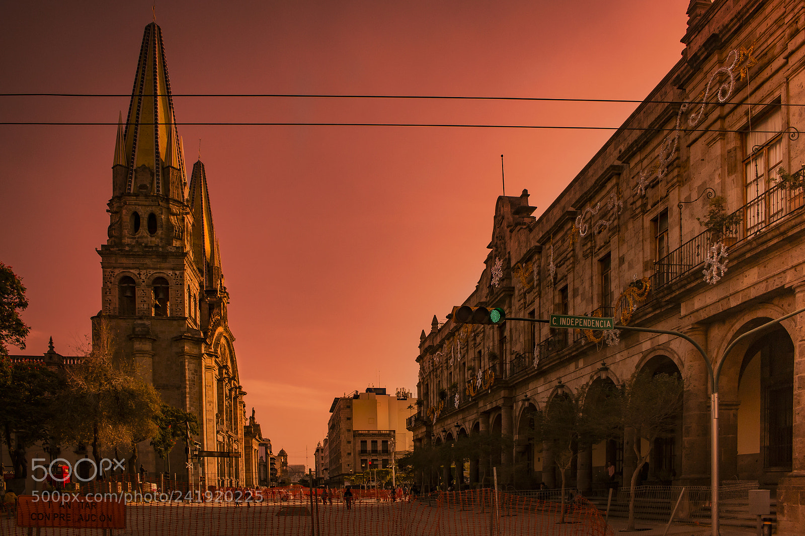 Canon EOS 700D (EOS Rebel T5i / EOS Kiss X7i) sample photo. Plaza de la catedral photography