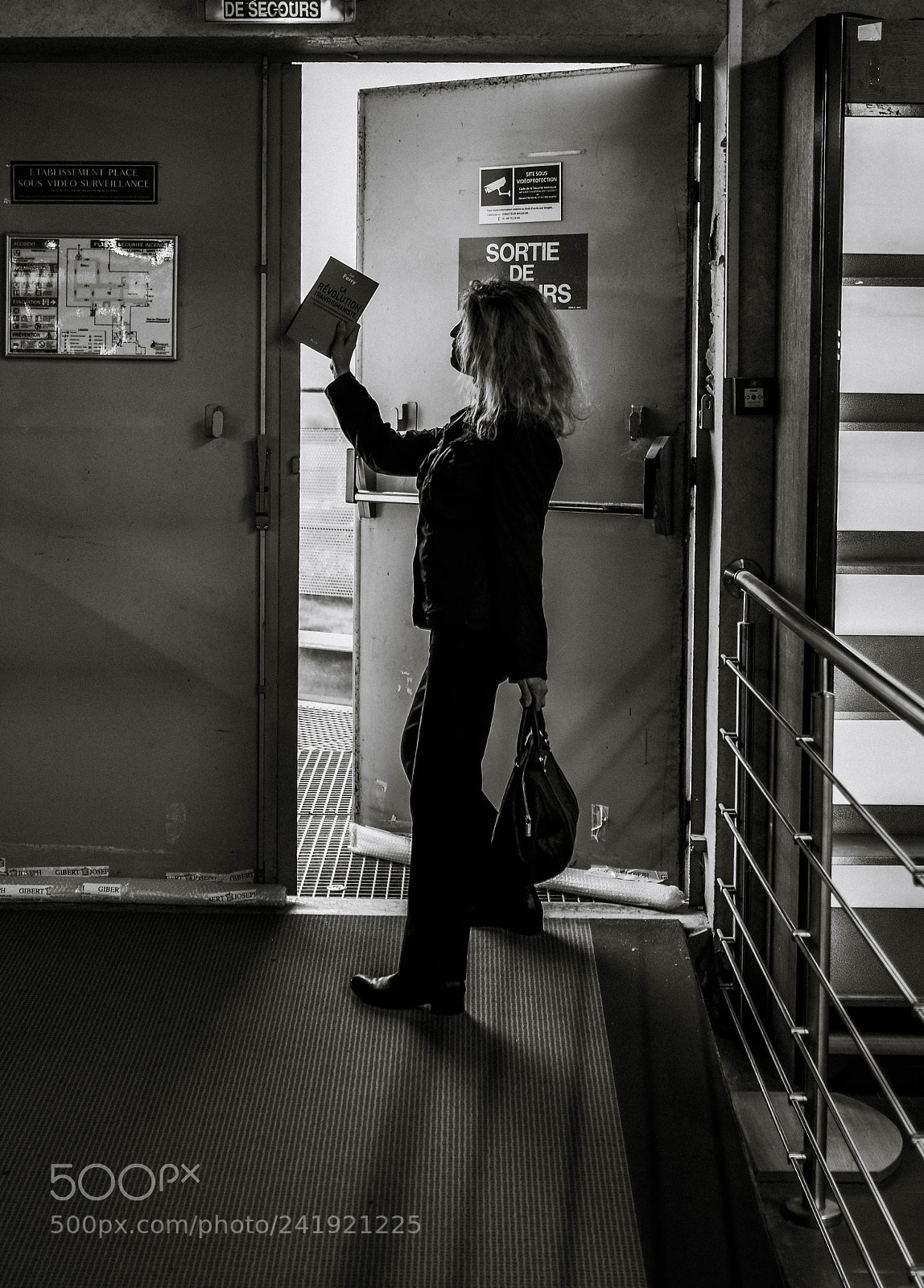 Nikon D7100 sample photo. Good bye ma librairie photography