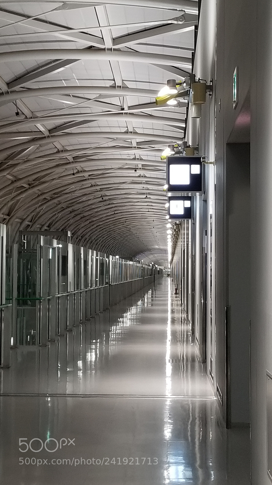 Samsung Galaxy S8+ sample photo. Kansai airport photography