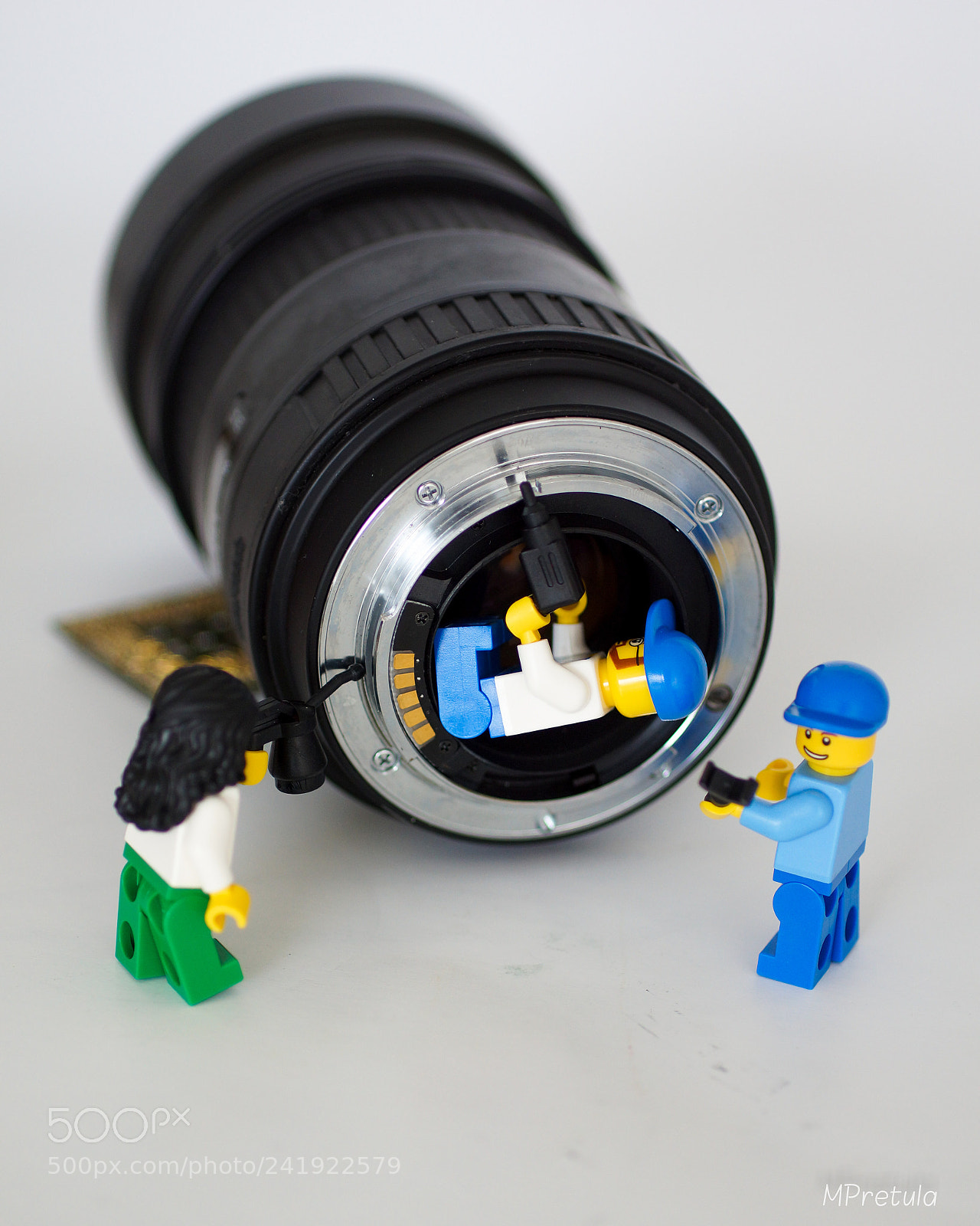 Sony SLT-A77 sample photo. Lens repair photography