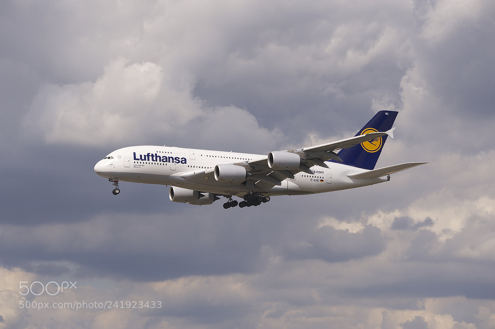 Nikon D3 sample photo. Aproach to frankfurt...the superheavy photography