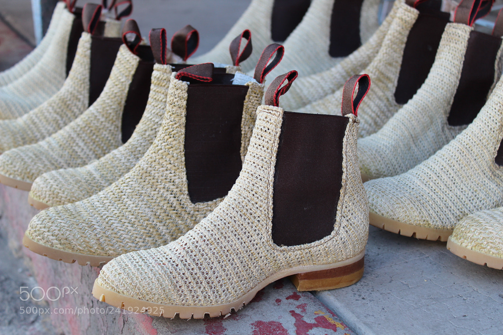 Canon EOS 1300D (EOS Rebel T6 / EOS Kiss X80) sample photo. Mexican boots. photography