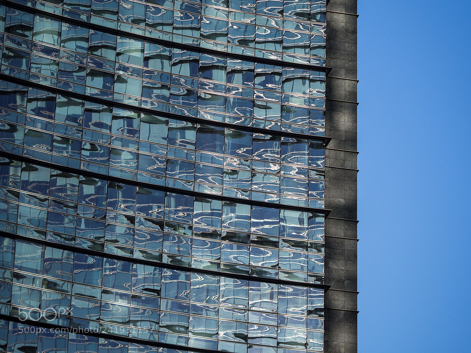 Olympus OM-D E-M10 II sample photo. Blue and grey photography