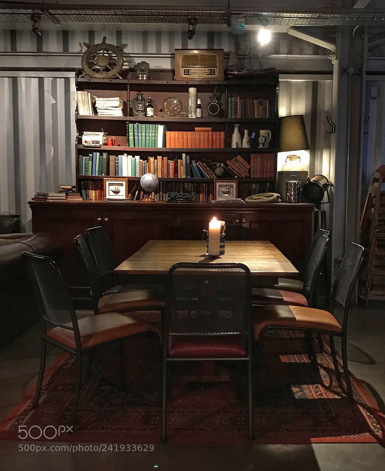 Apple iPhone 7 sample photo. Porta-cabin pub photography