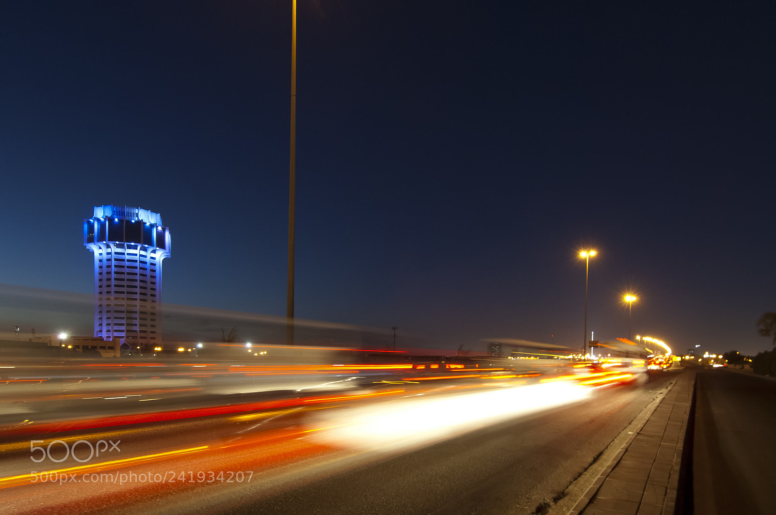 Nikon D2X sample photo. Jeddah water tower at photography