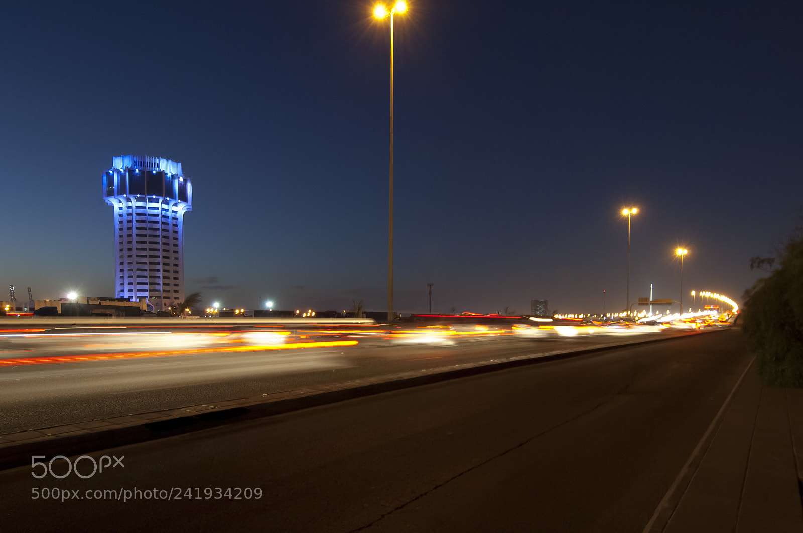 Nikon D2X sample photo. Jeddah water tower at photography