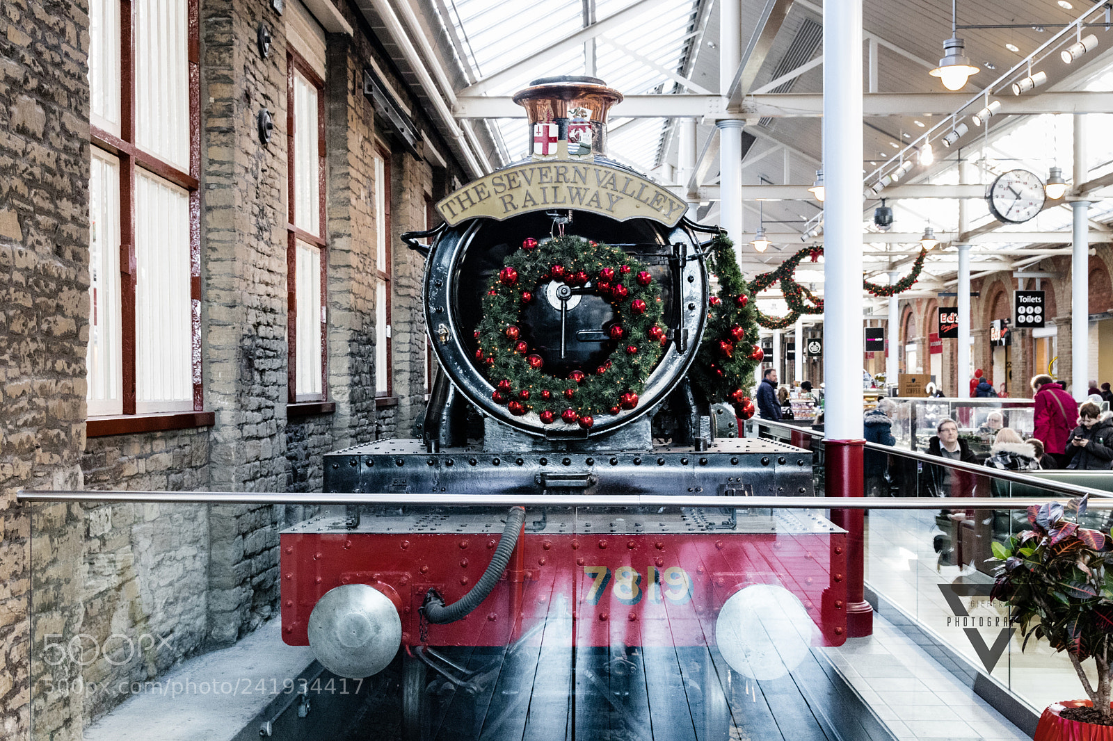 Canon EOS 77D (EOS 9000D / EOS 770D) sample photo. Swindon designer outlet photography