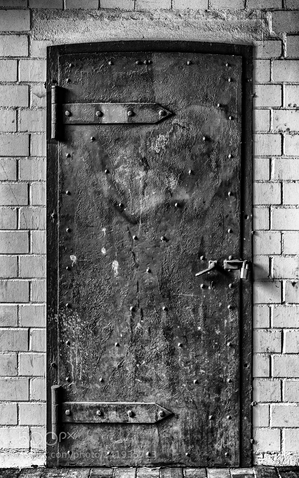 Nikon D810 sample photo. Closed door -3- photography